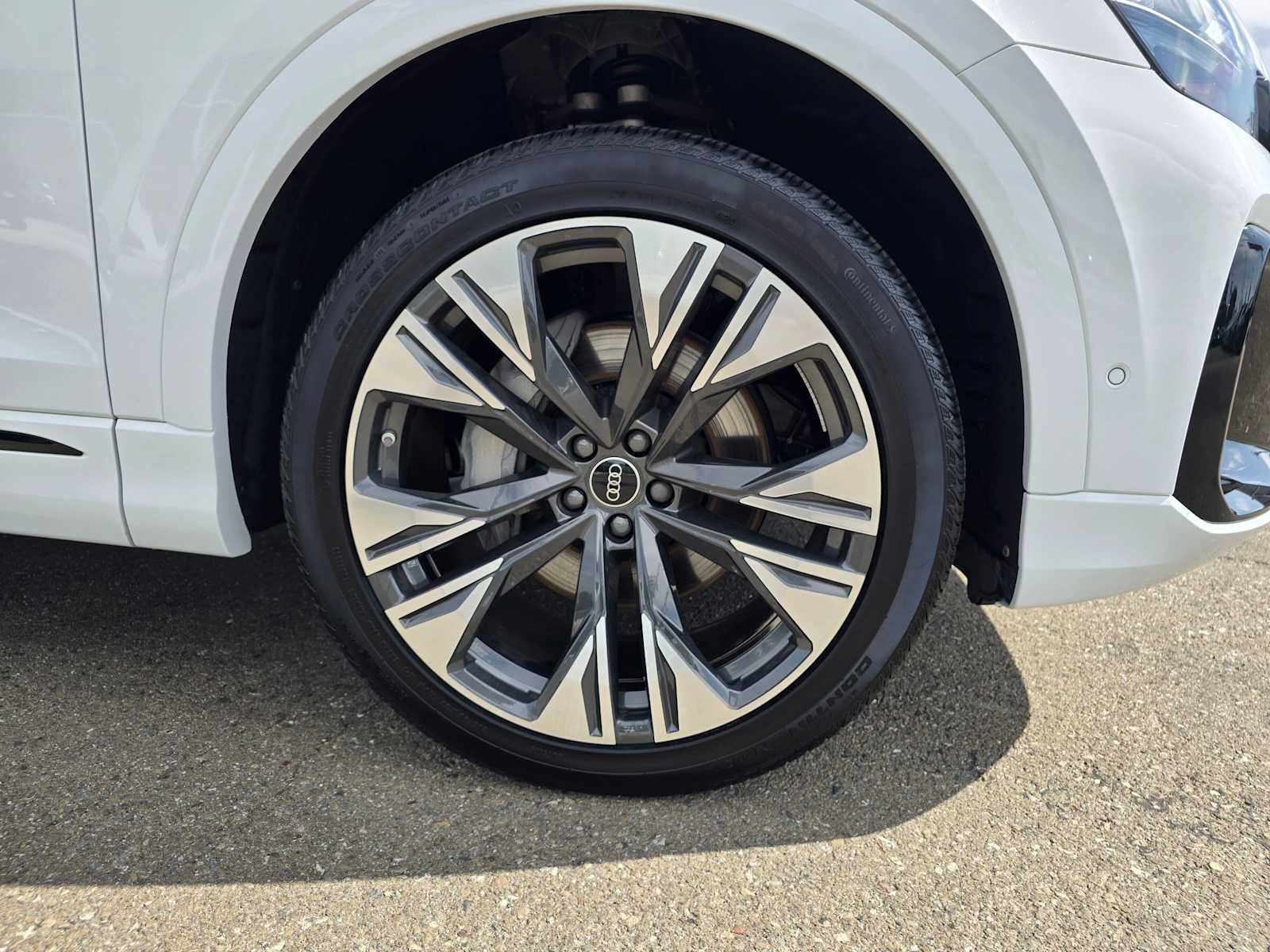 2025 Audi Q8 Premium Plus