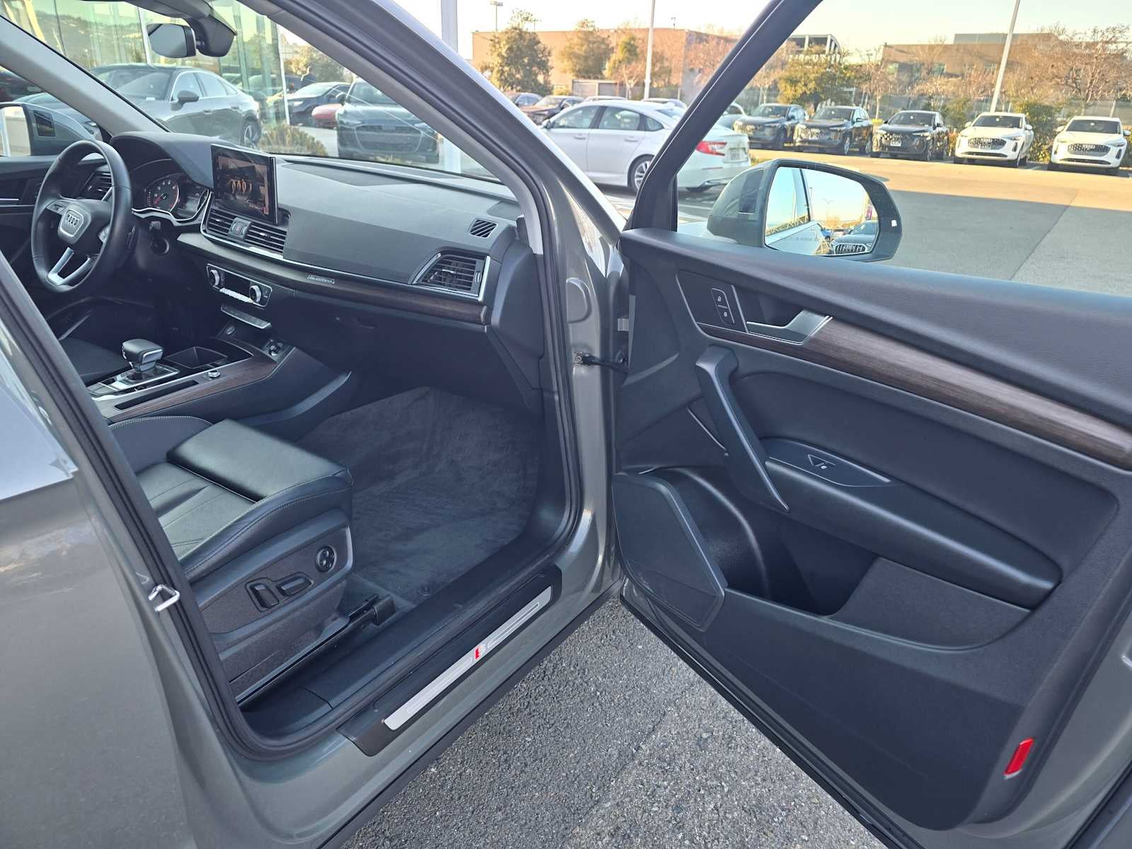 2025 Audi Q5 S line Premium