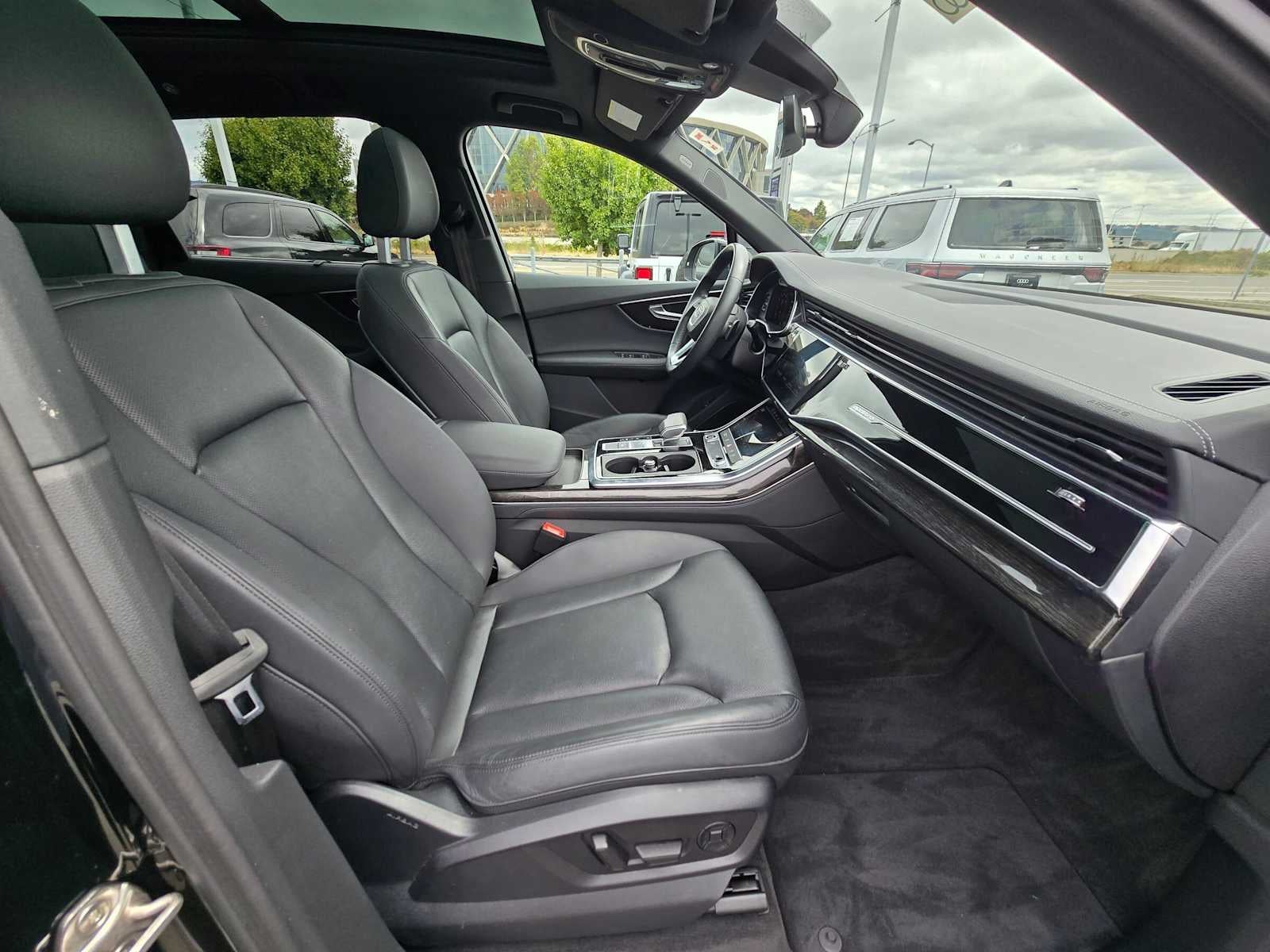 2023 Audi Q7 Premium Plus