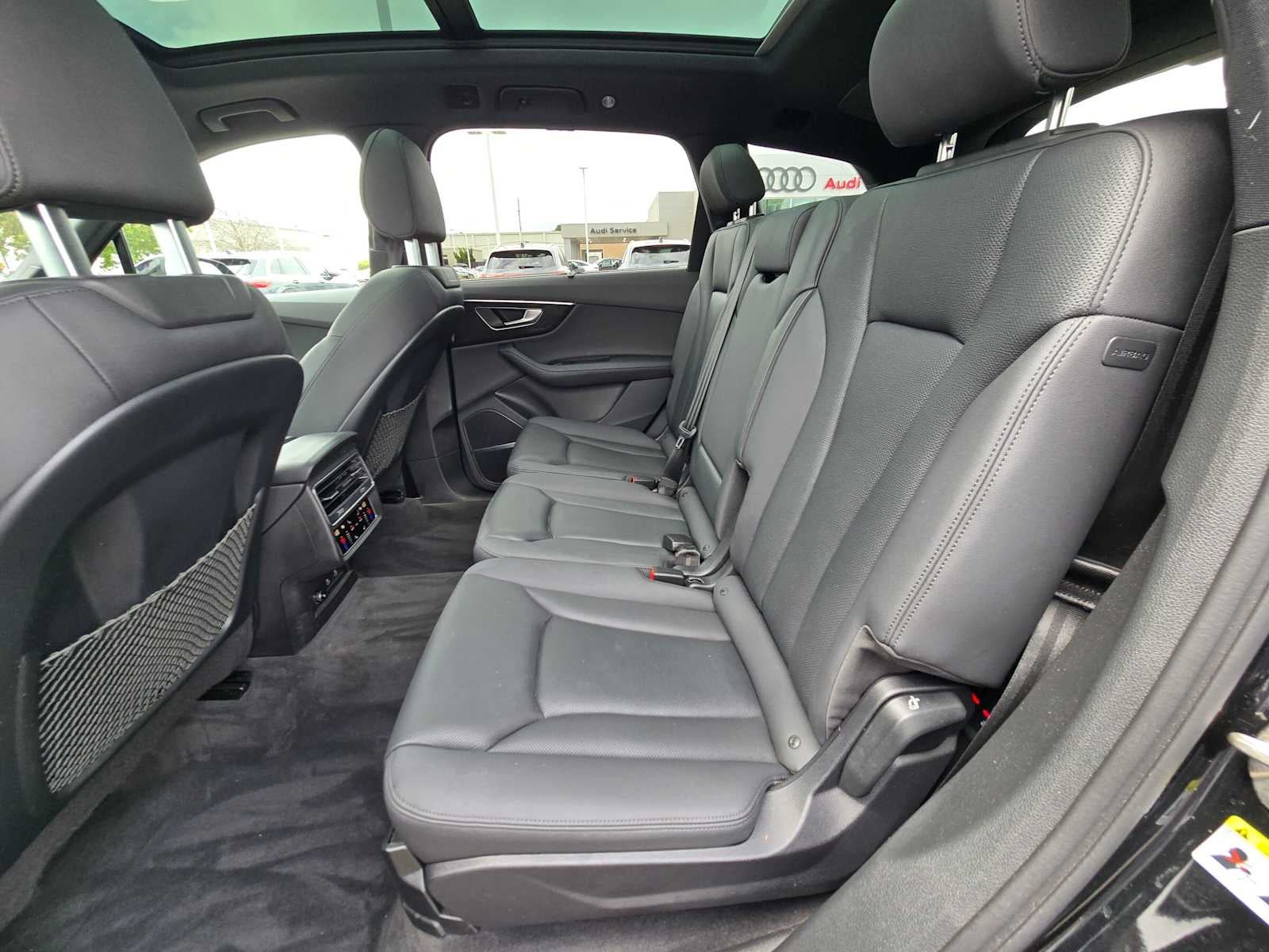 2023 Audi Q7 Premium Plus