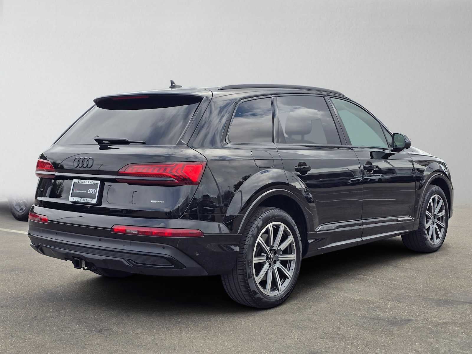 2023 Audi Q7 Premium Plus