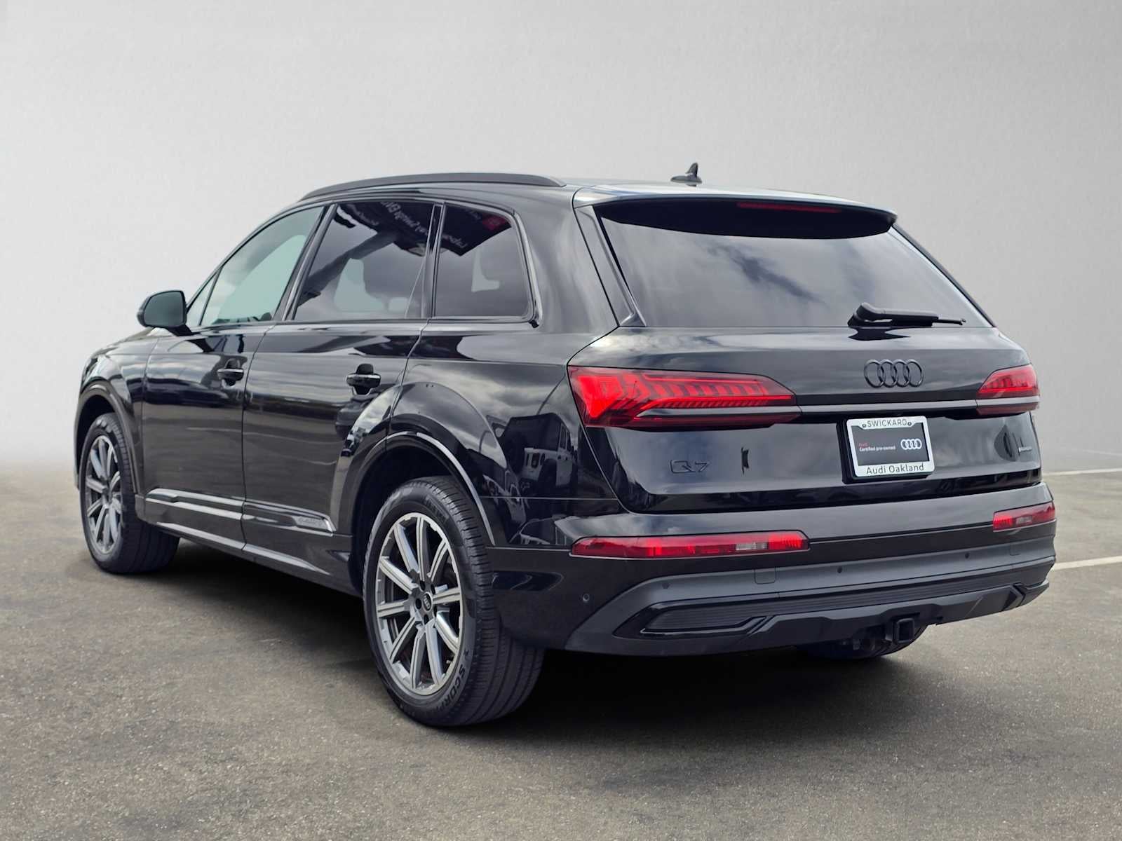 2023 Audi Q7 Premium Plus