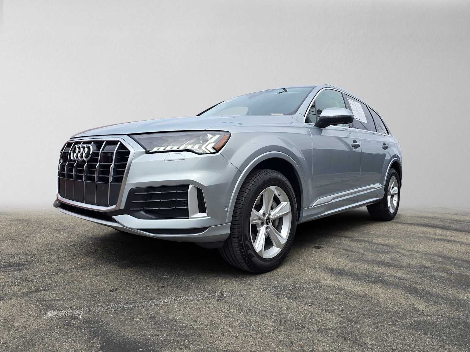 2023 Audi Q7 Premium Plus