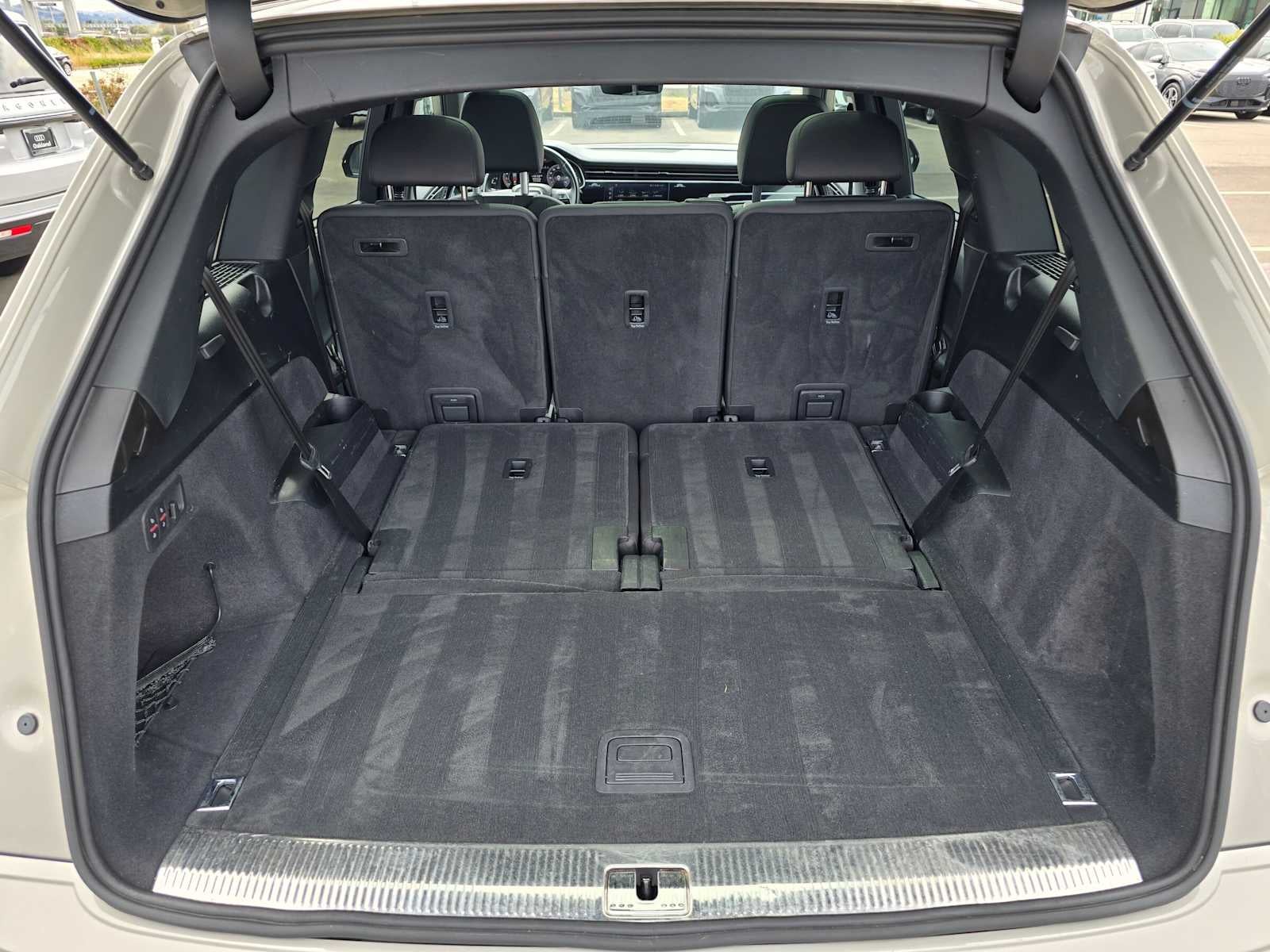 2023 Audi Q7 Premium Plus