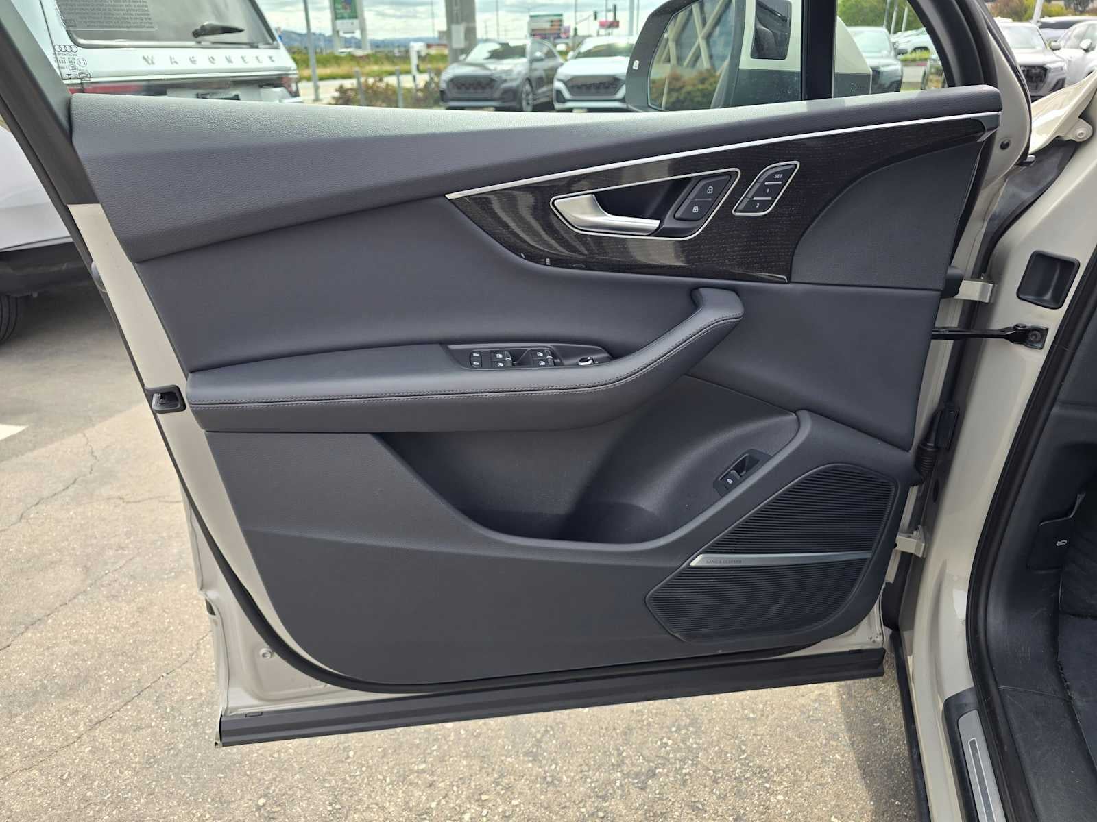 2023 Audi Q7 Premium Plus