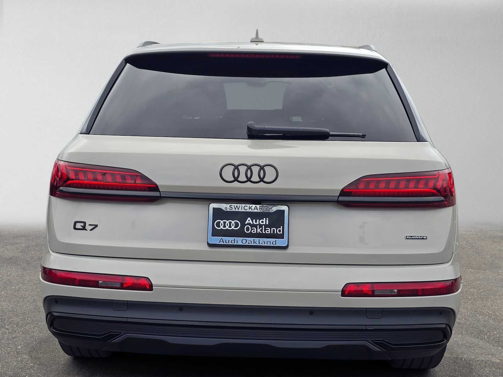 2023 Audi Q7 Premium Plus