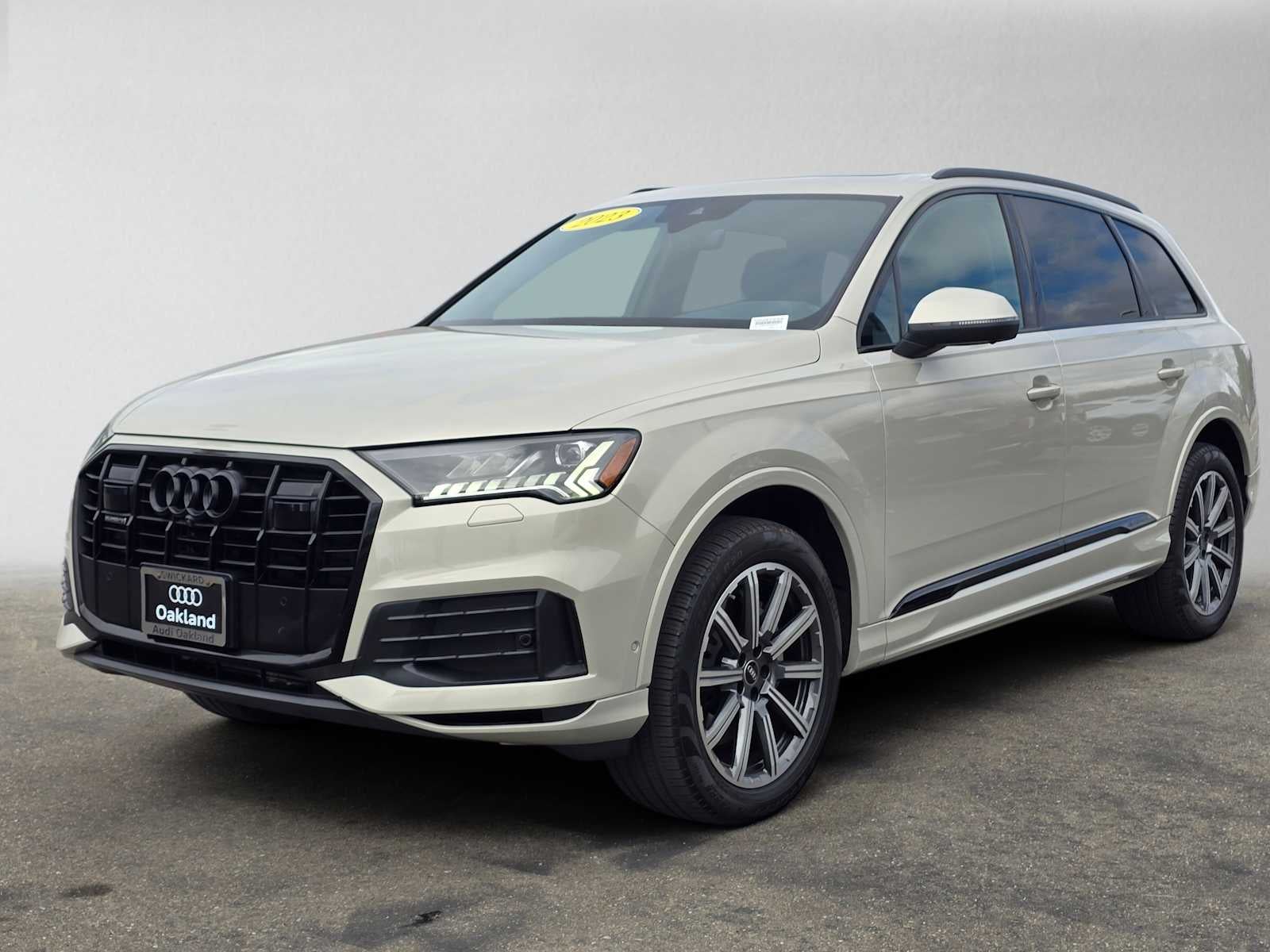 2023 Audi Q7 Premium Plus