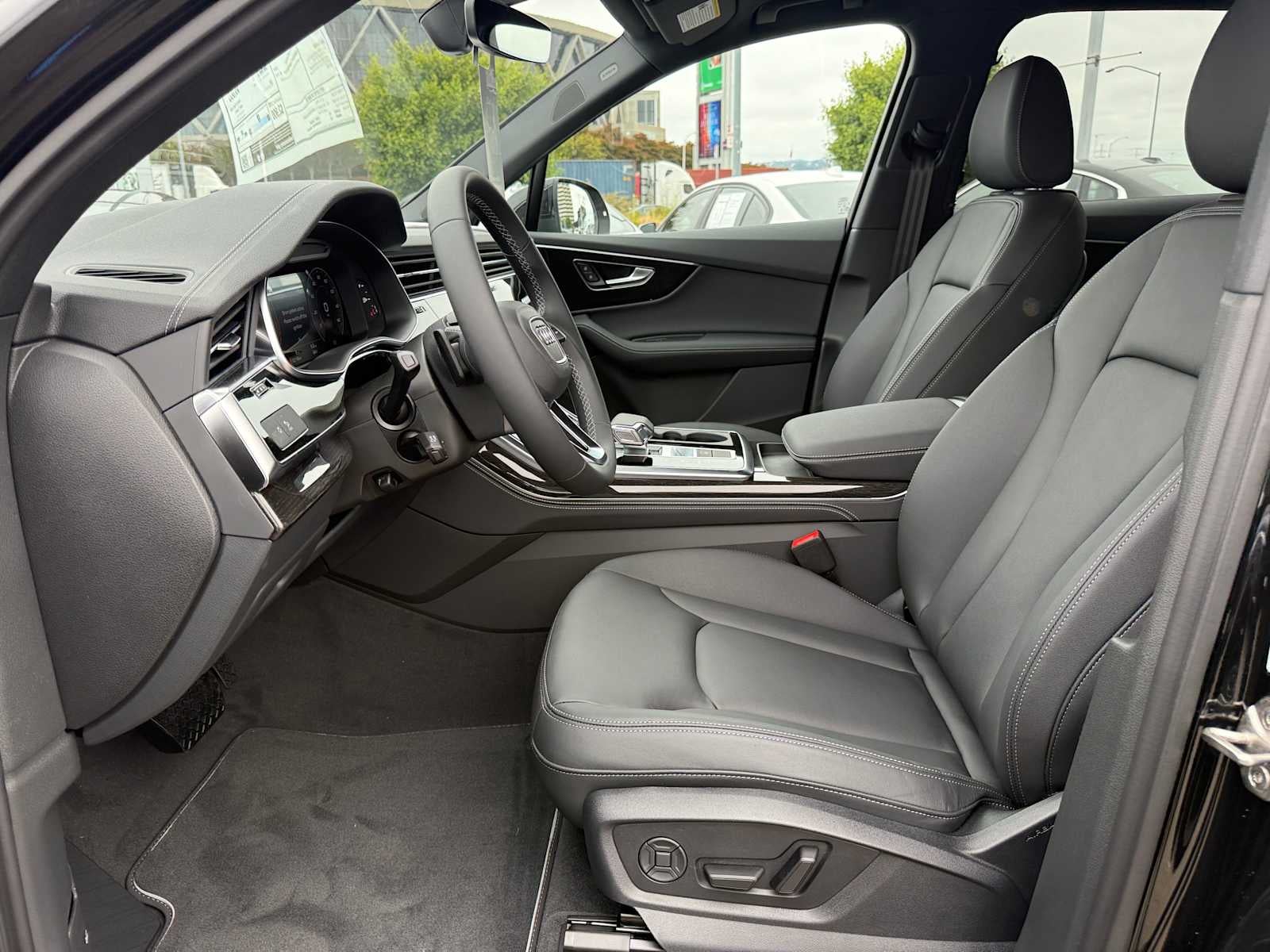 2025 Audi Q7 Premium Plus