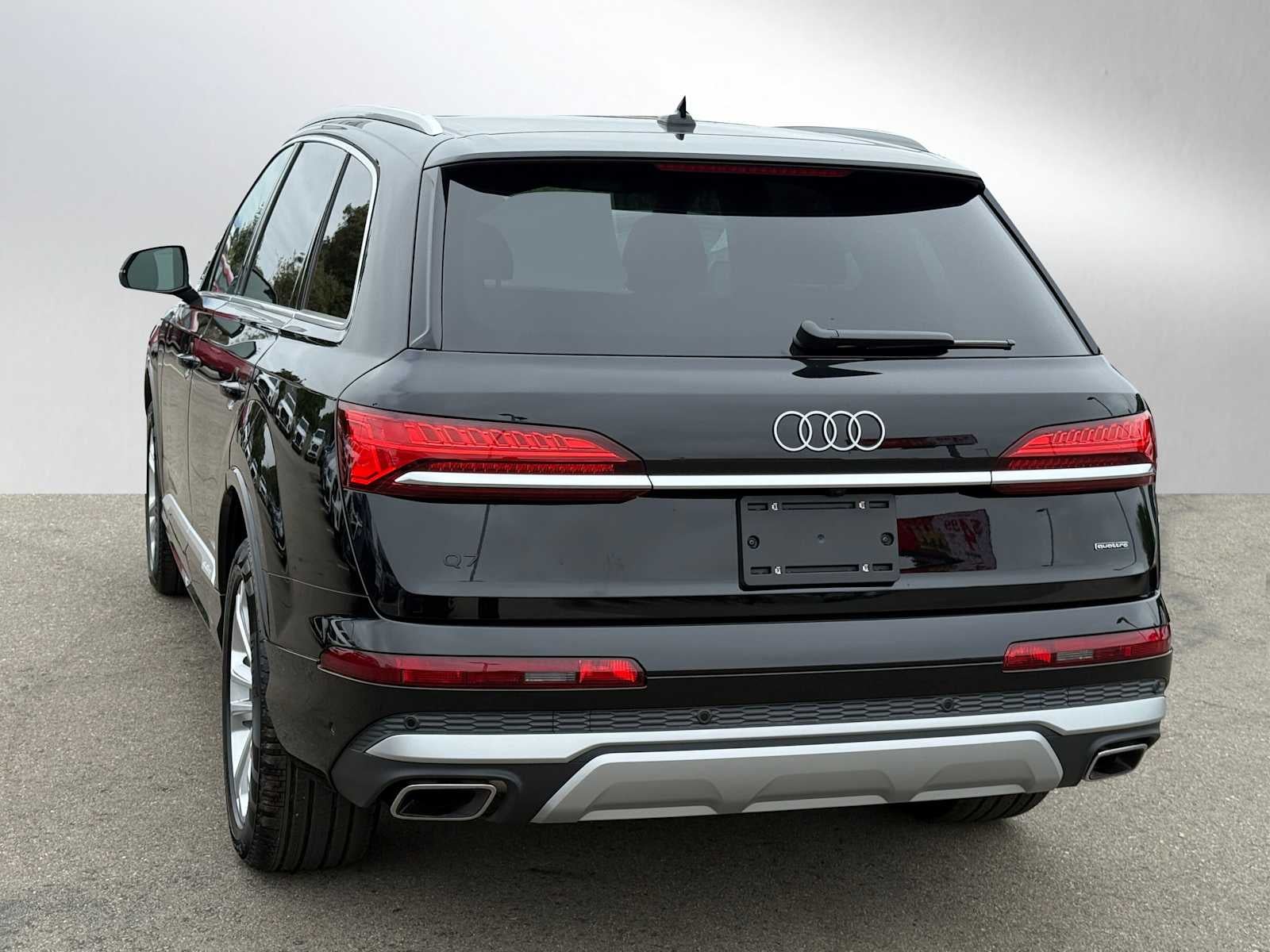 2025 Audi Q7 Premium Plus