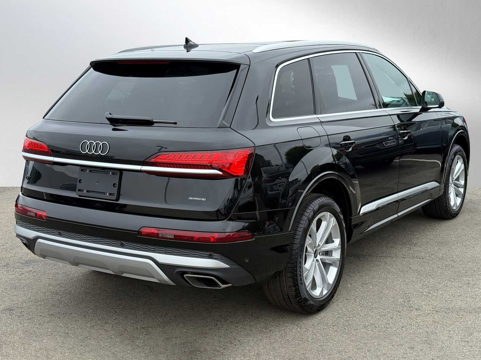 2025 Audi Q7 Premium Plus