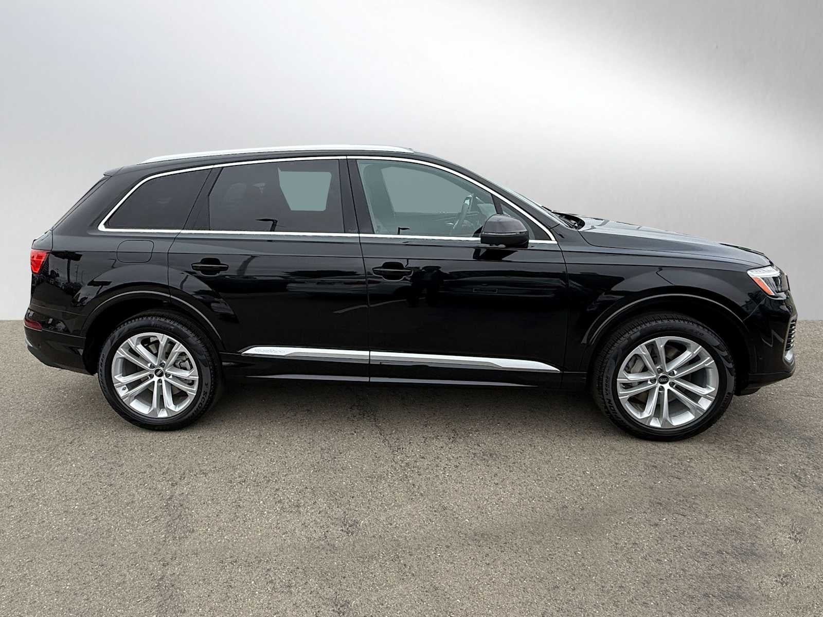 2025 Audi Q7 Premium Plus