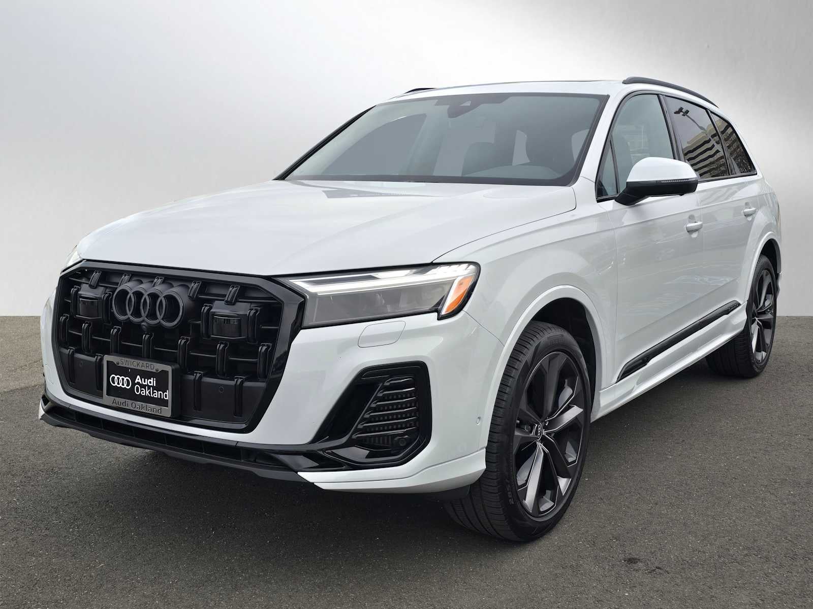2025 Audi Q7 Premium Plus