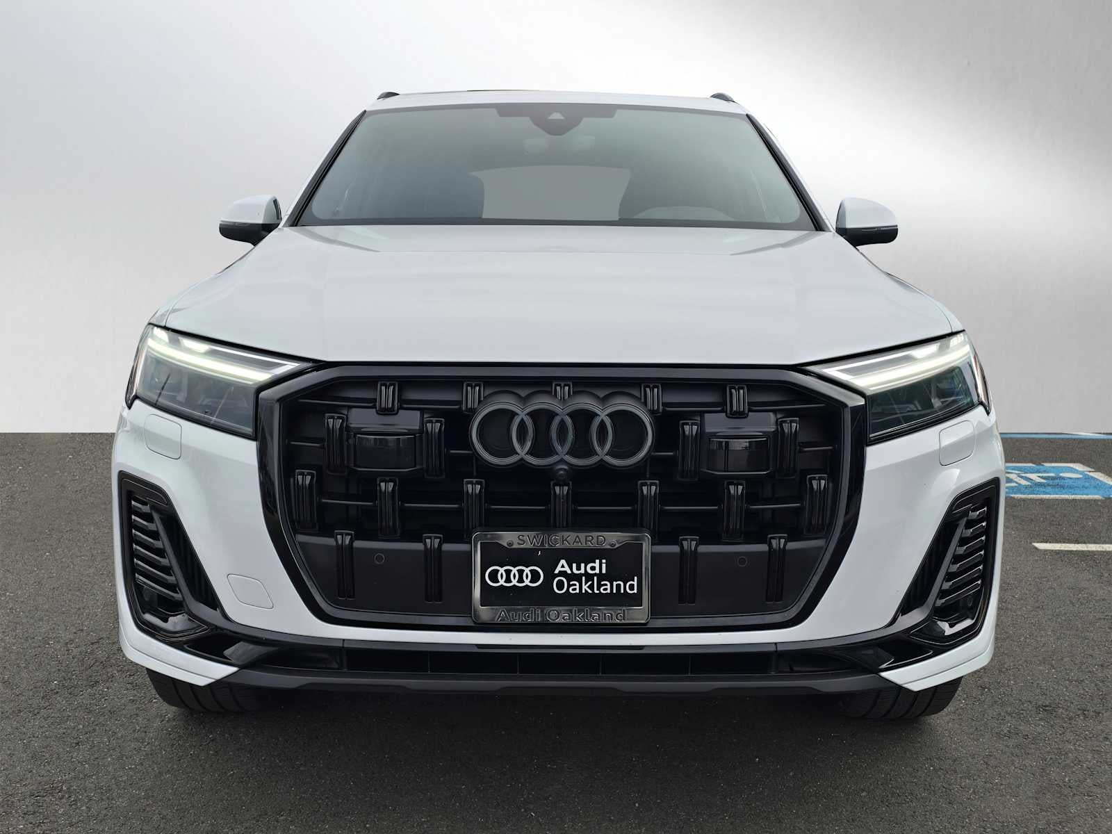 2025 Audi Q7 Premium Plus