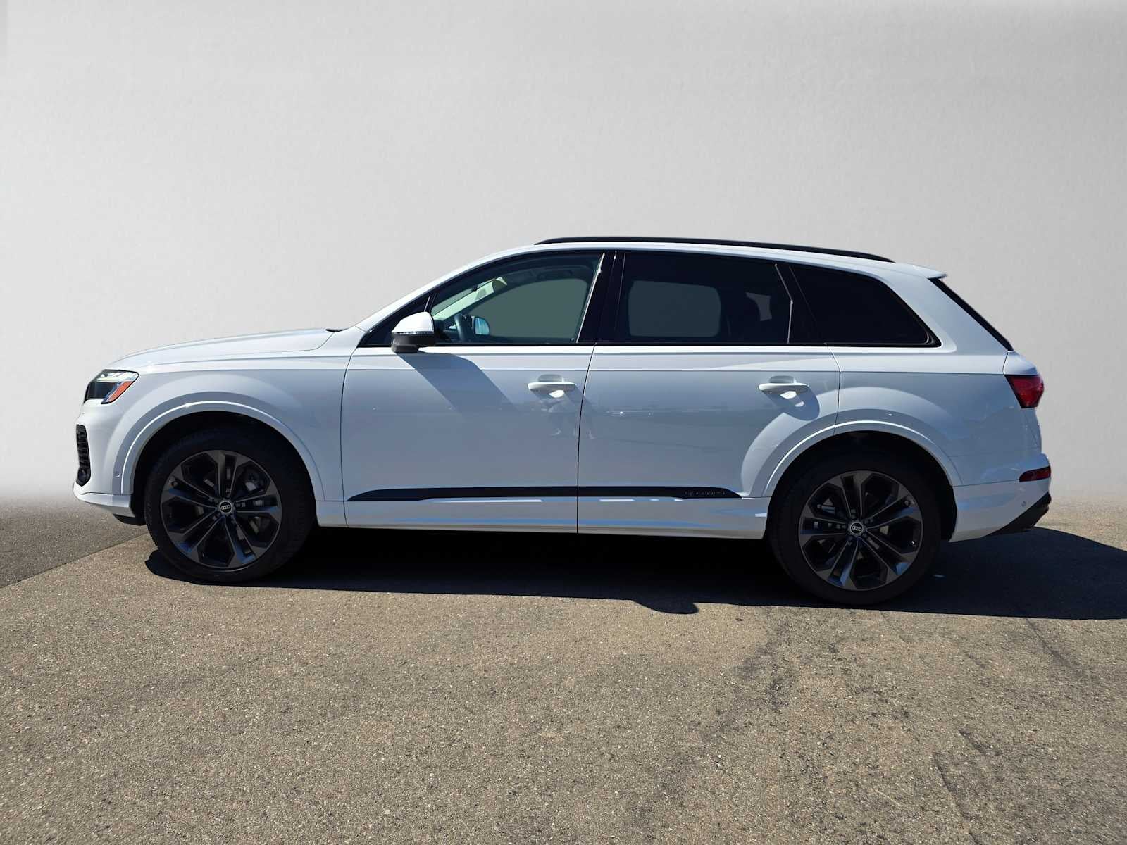 2025 Audi Q7 Premium Plus