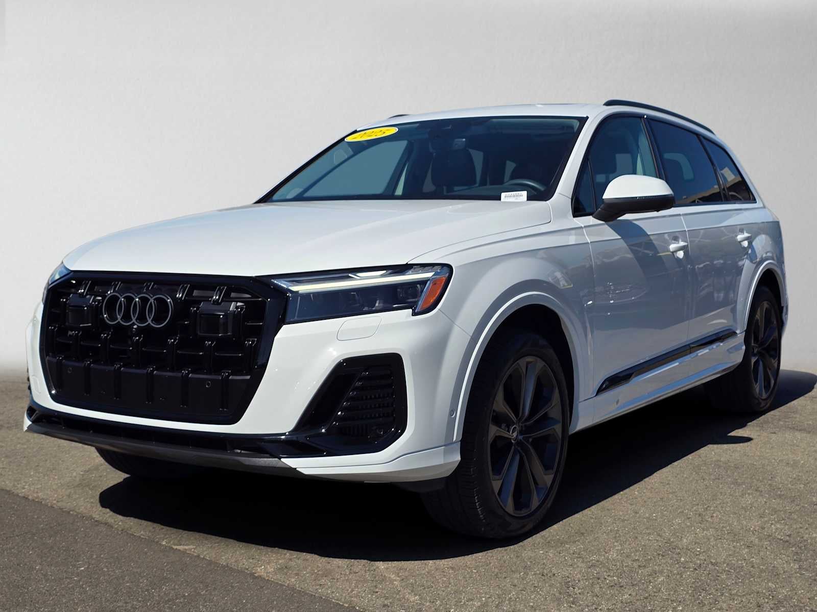 2025 Audi Q7 Premium Plus
