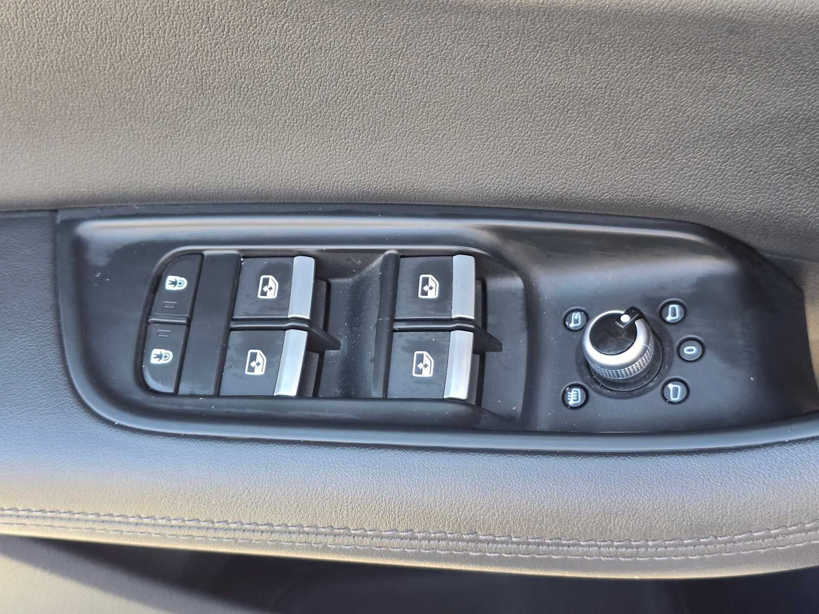2023 Audi Q7 Premium Plus