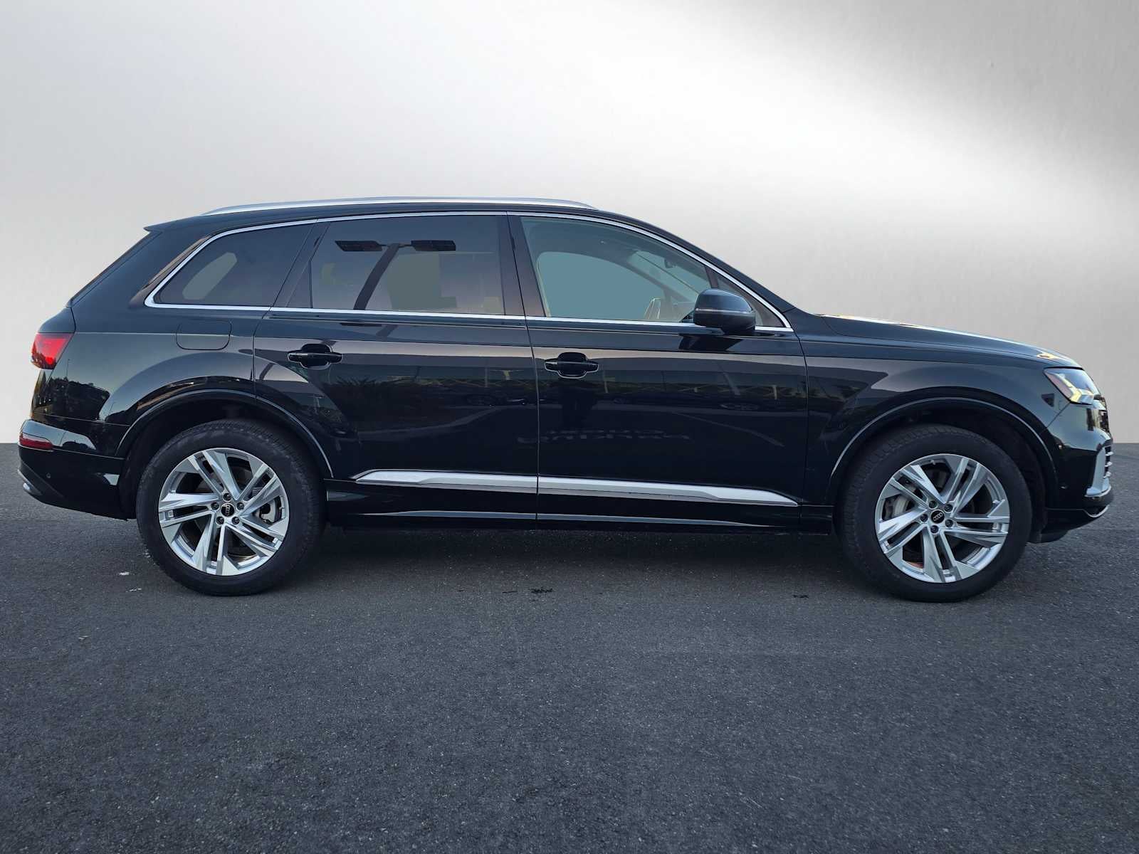 2024 Audi Q7 Premium Plus