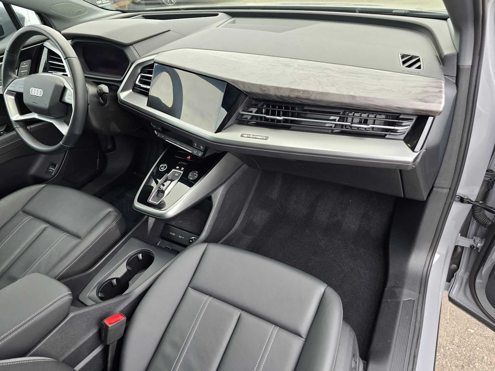 2024 Audi Q4 e-tron Prestige