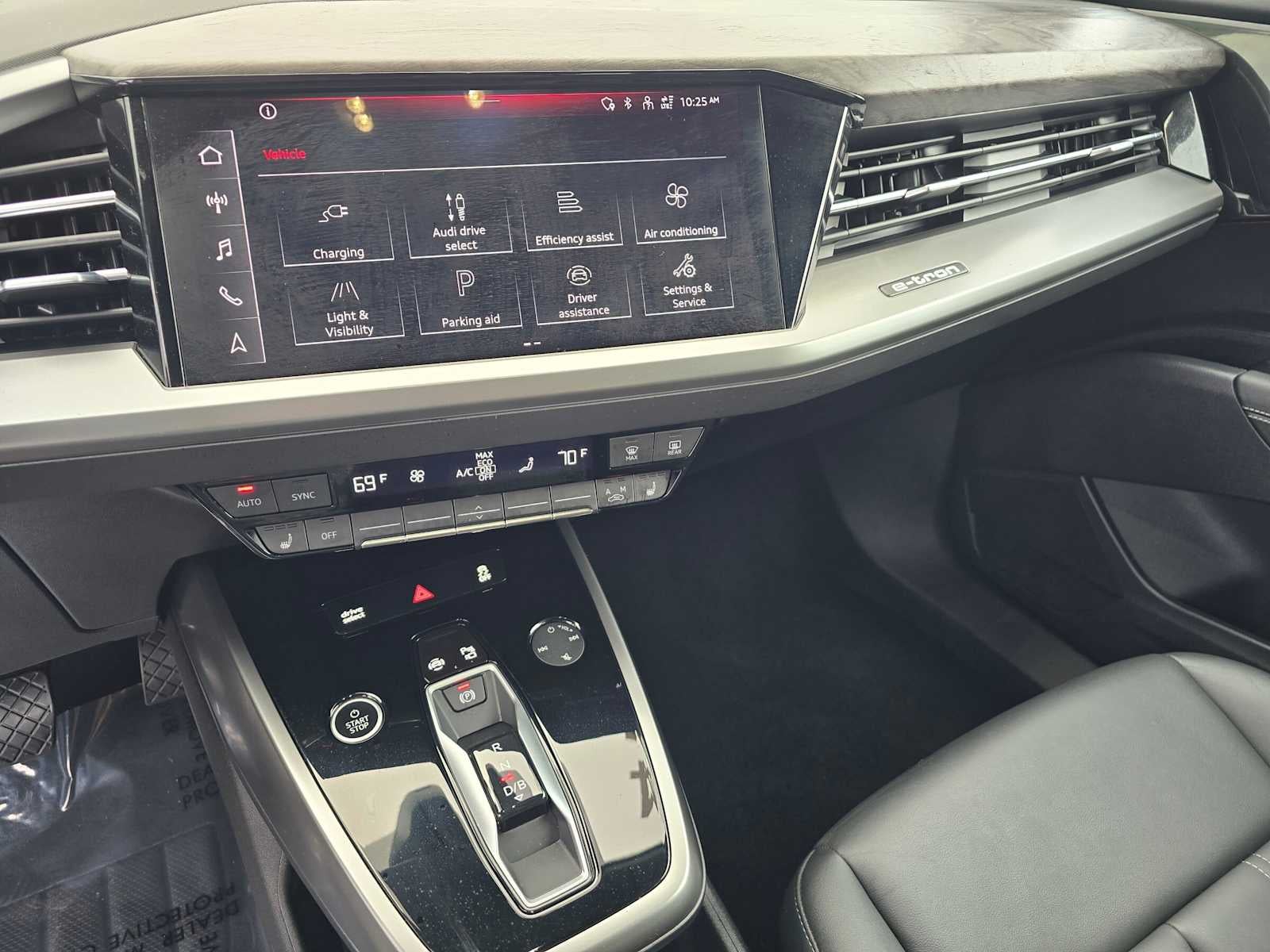 2024 Audi Q4 e-tron Prestige
