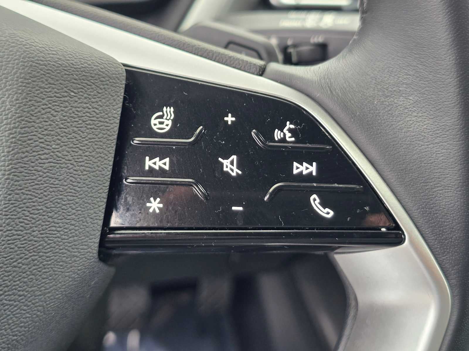 2024 Audi Q4 e-tron Prestige