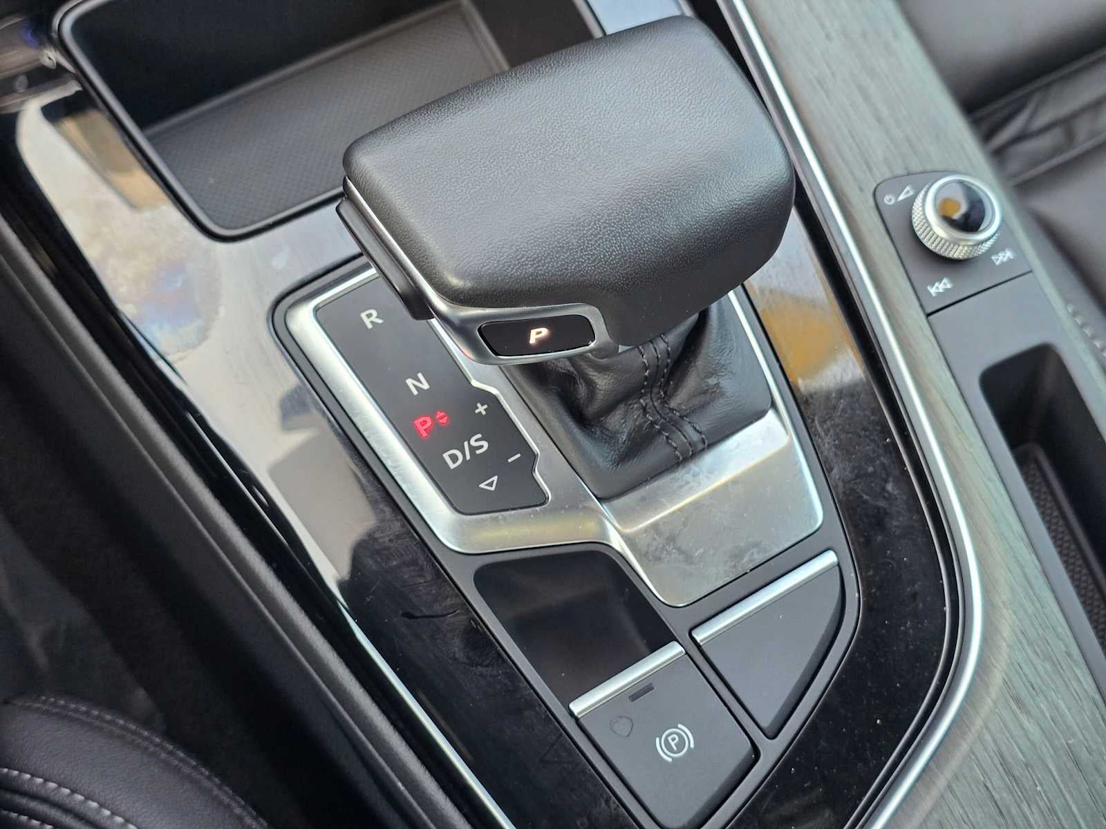 2023 Audi A4 Sedan S line Premium