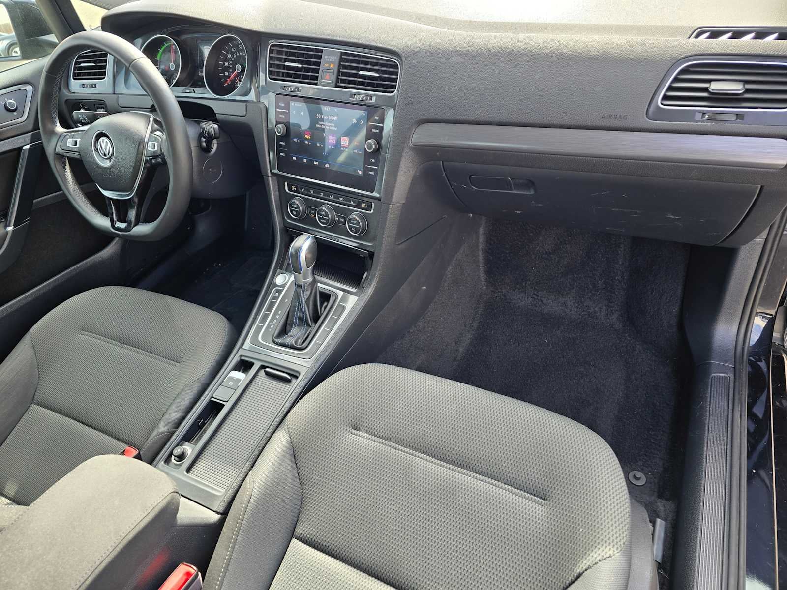 2017 Volkswagen e-Golf SE