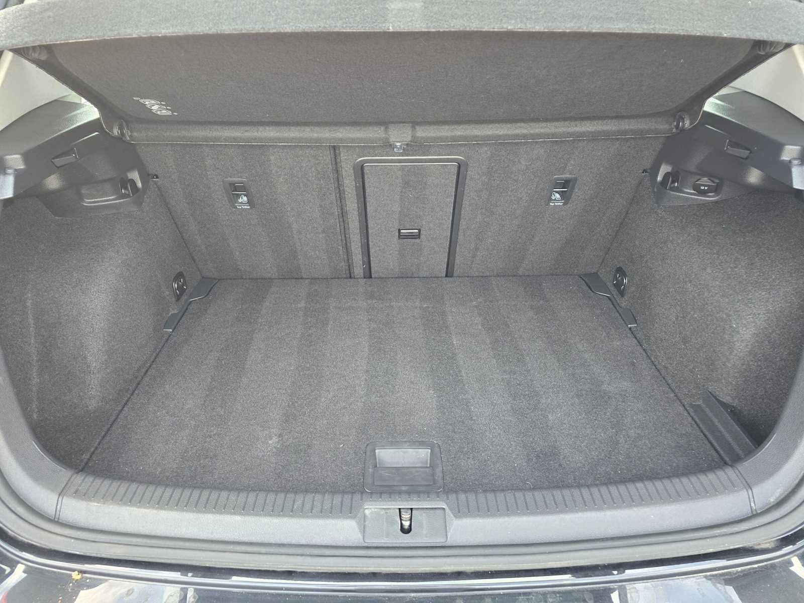 2017 Volkswagen e-Golf SE