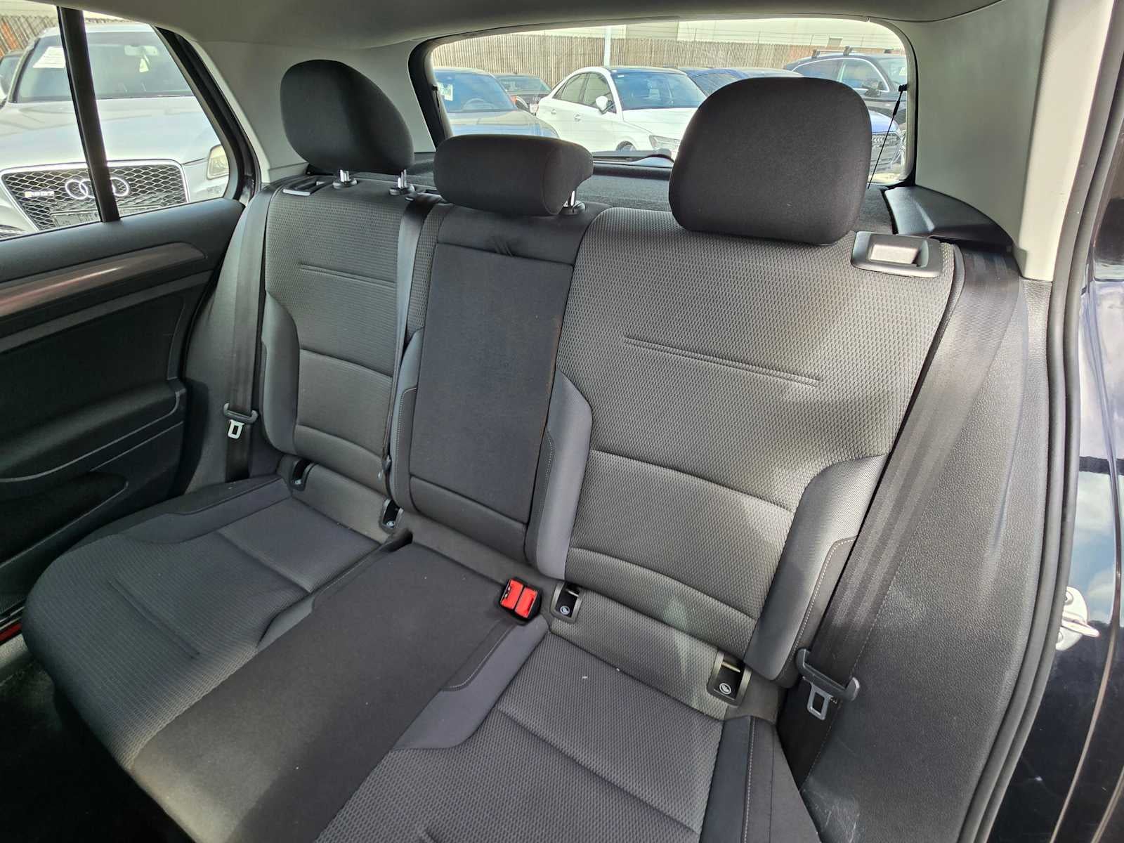 2017 Volkswagen e-Golf SE