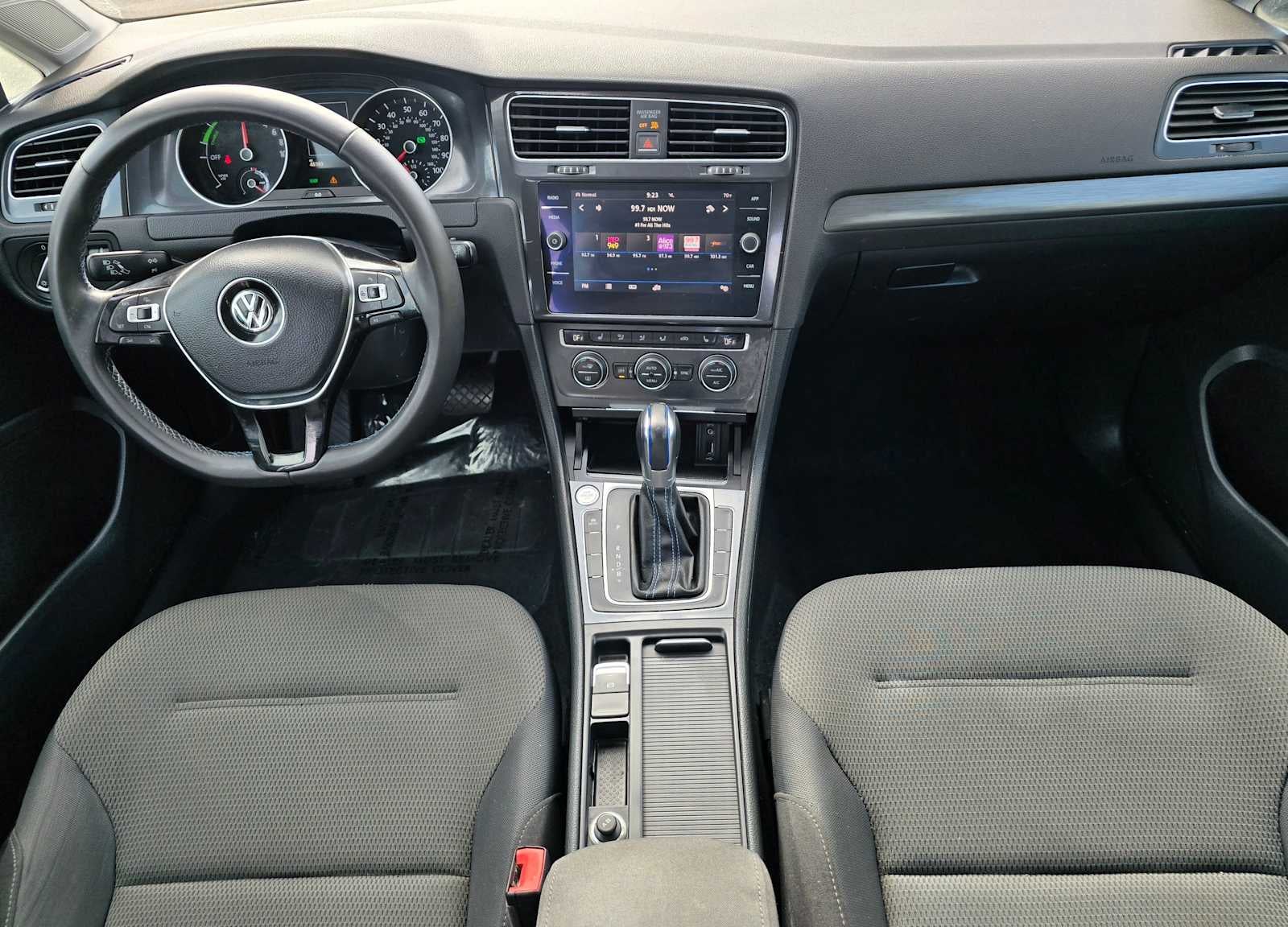 2017 Volkswagen e-Golf SE