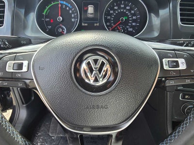2017 Volkswagen e-Golf SE