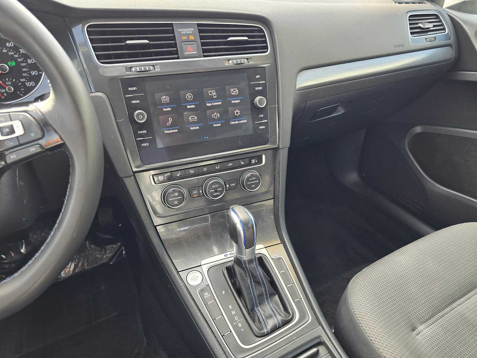 2017 Volkswagen e-Golf SE