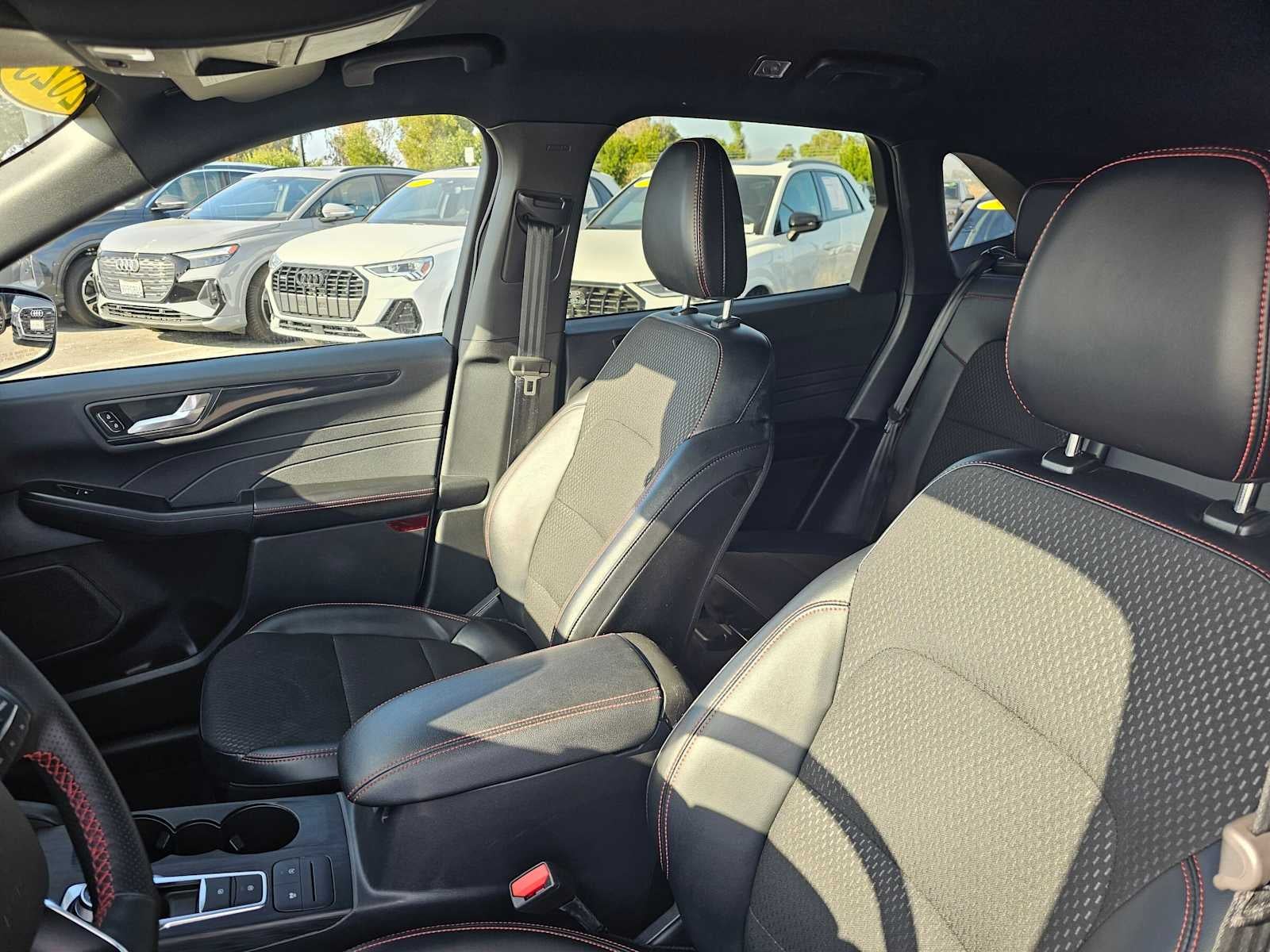 2025 Ford Escape ST-Line Select