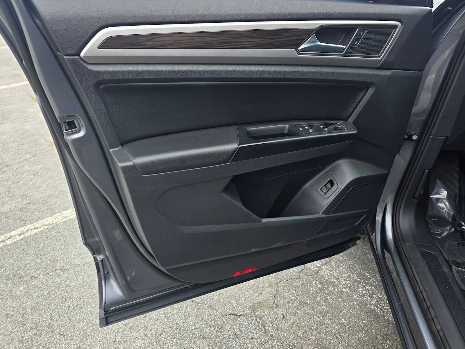 2021 Volkswagen Atlas 3.6L V6 SE w/Technology