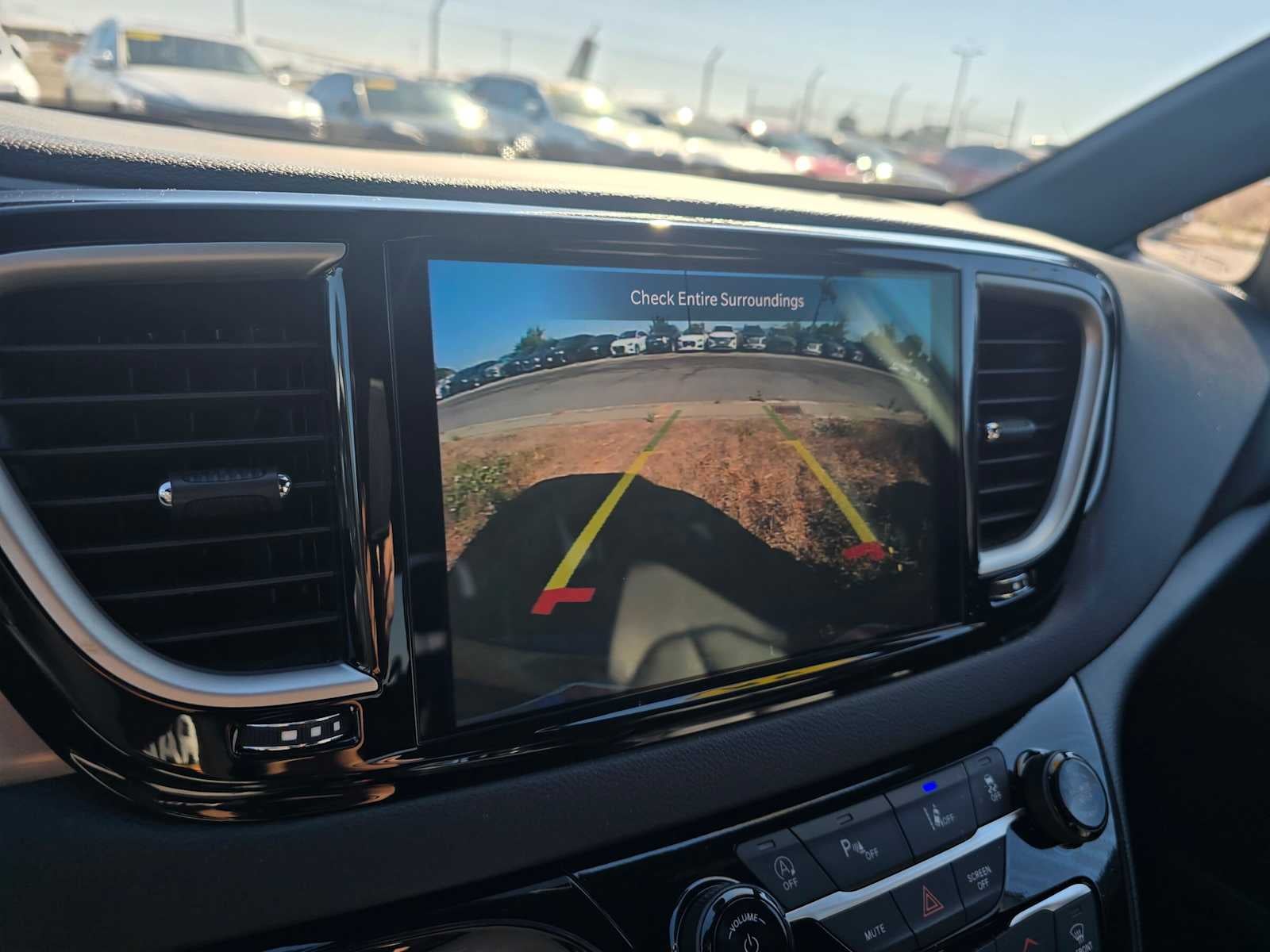 2025 Chrysler Pacifica Select