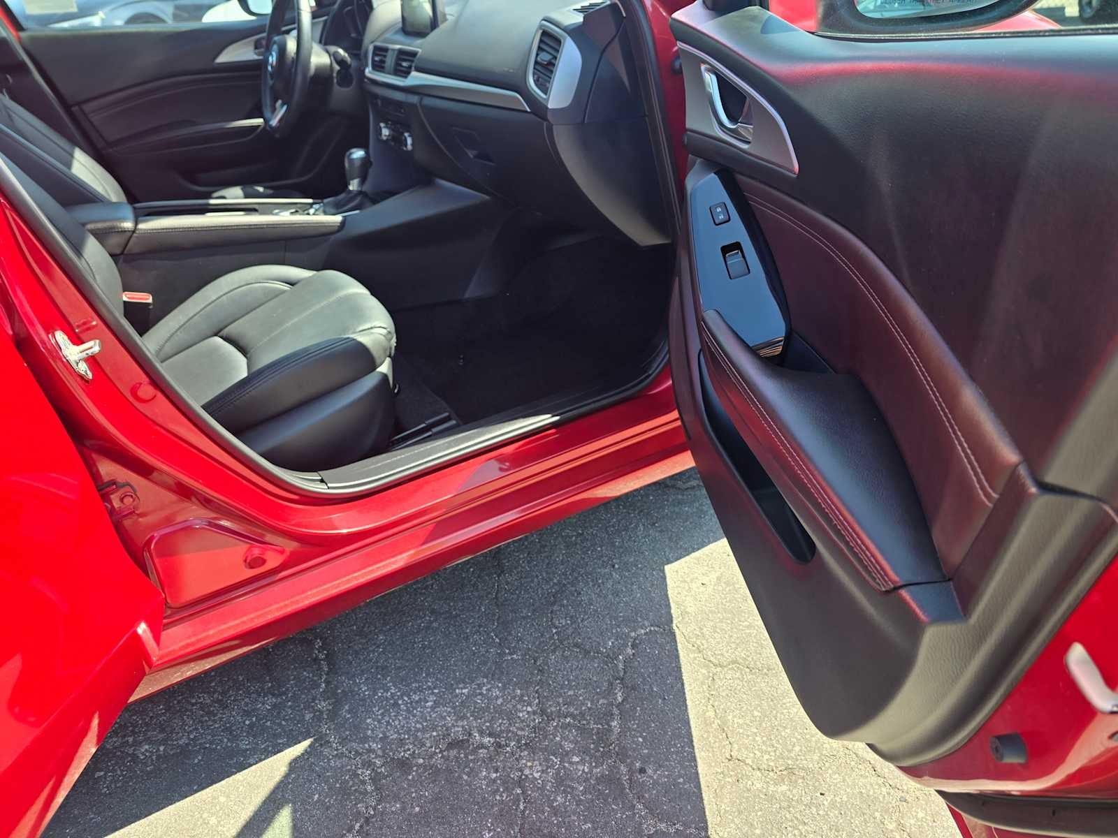 2017 Mazda Mazda3 5-Door Touring 2.5