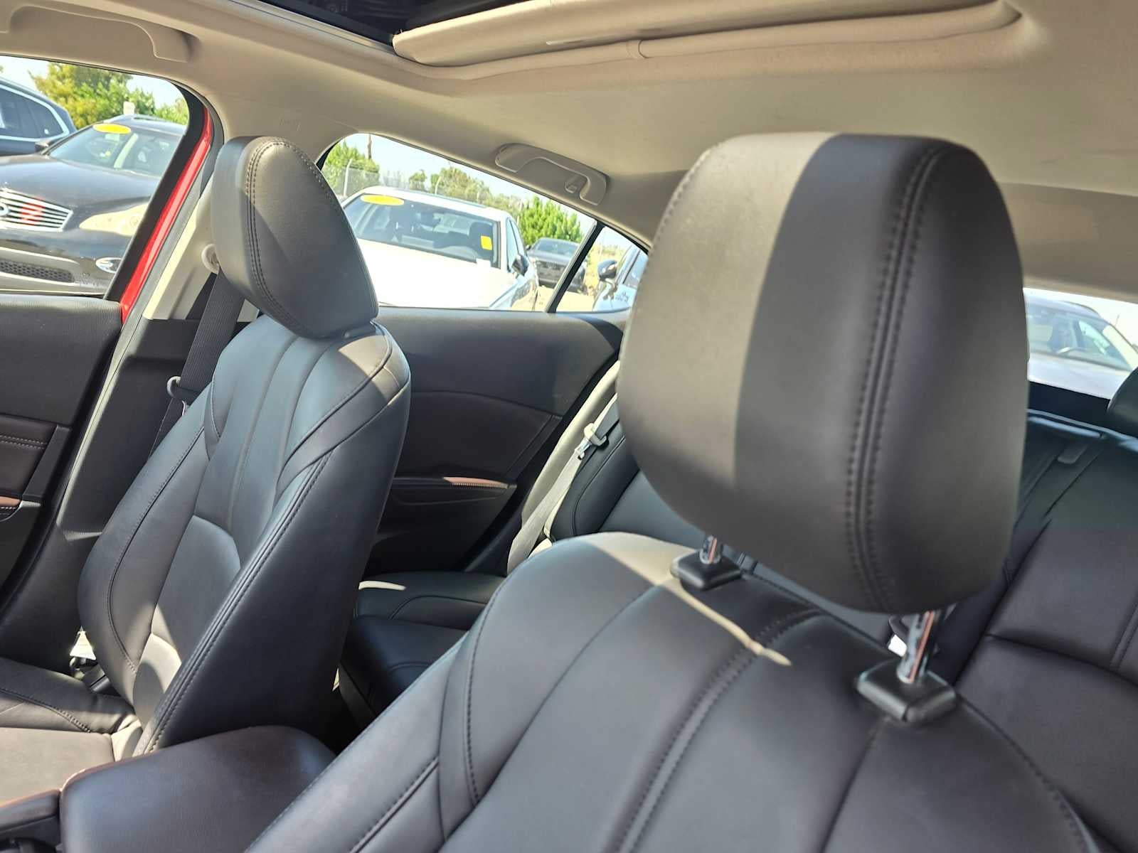 2017 Mazda Mazda3 5-Door Touring 2.5