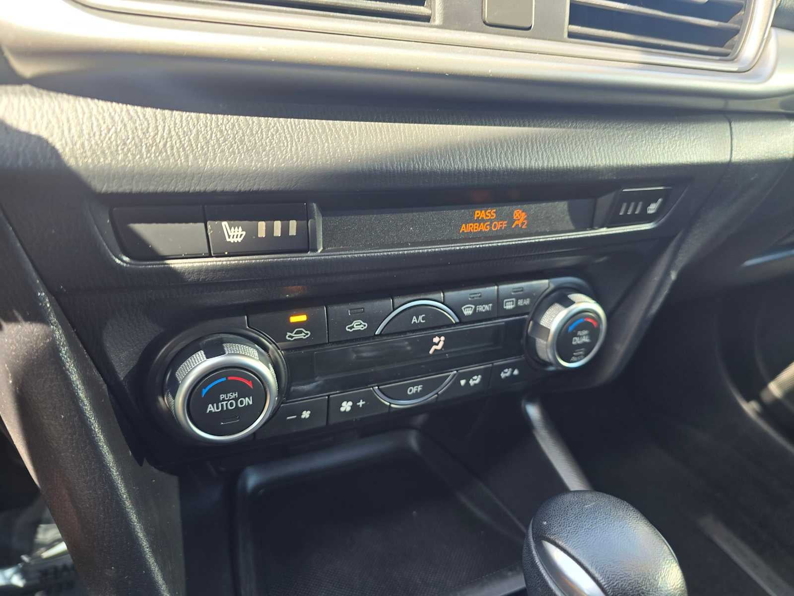 2017 Mazda Mazda3 5-Door Touring 2.5