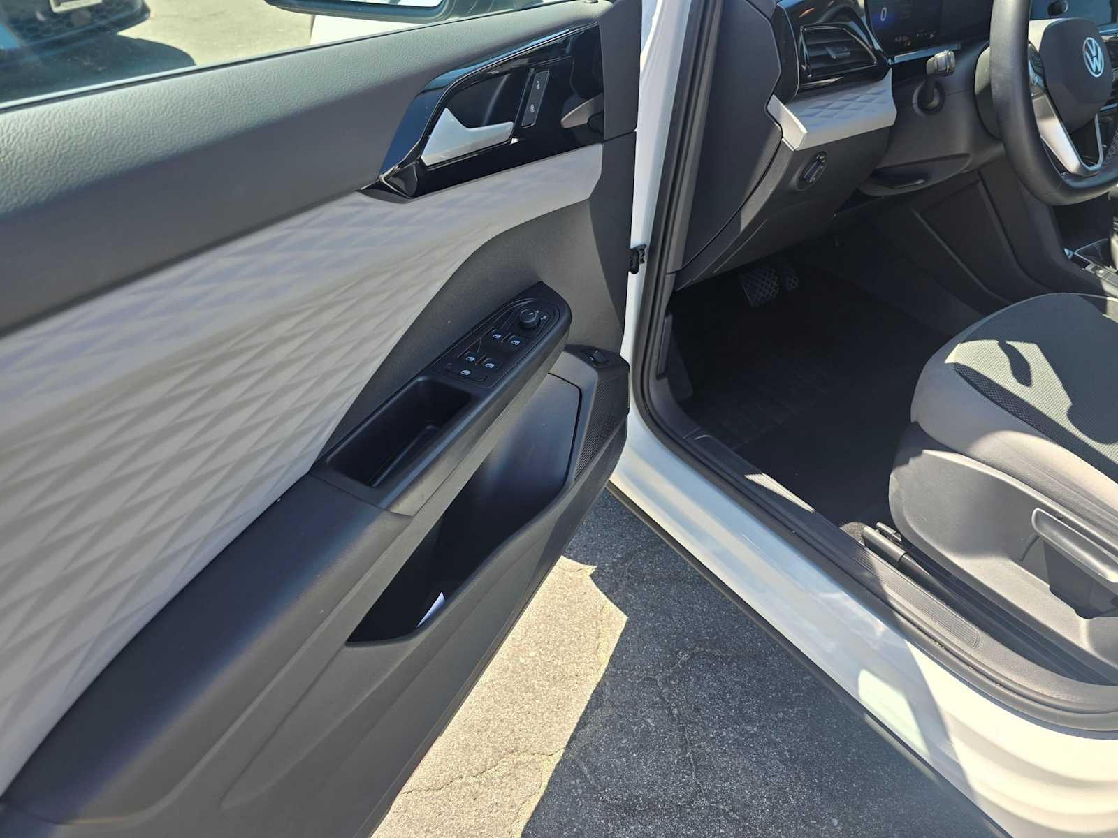 2023 Volkswagen Taos S