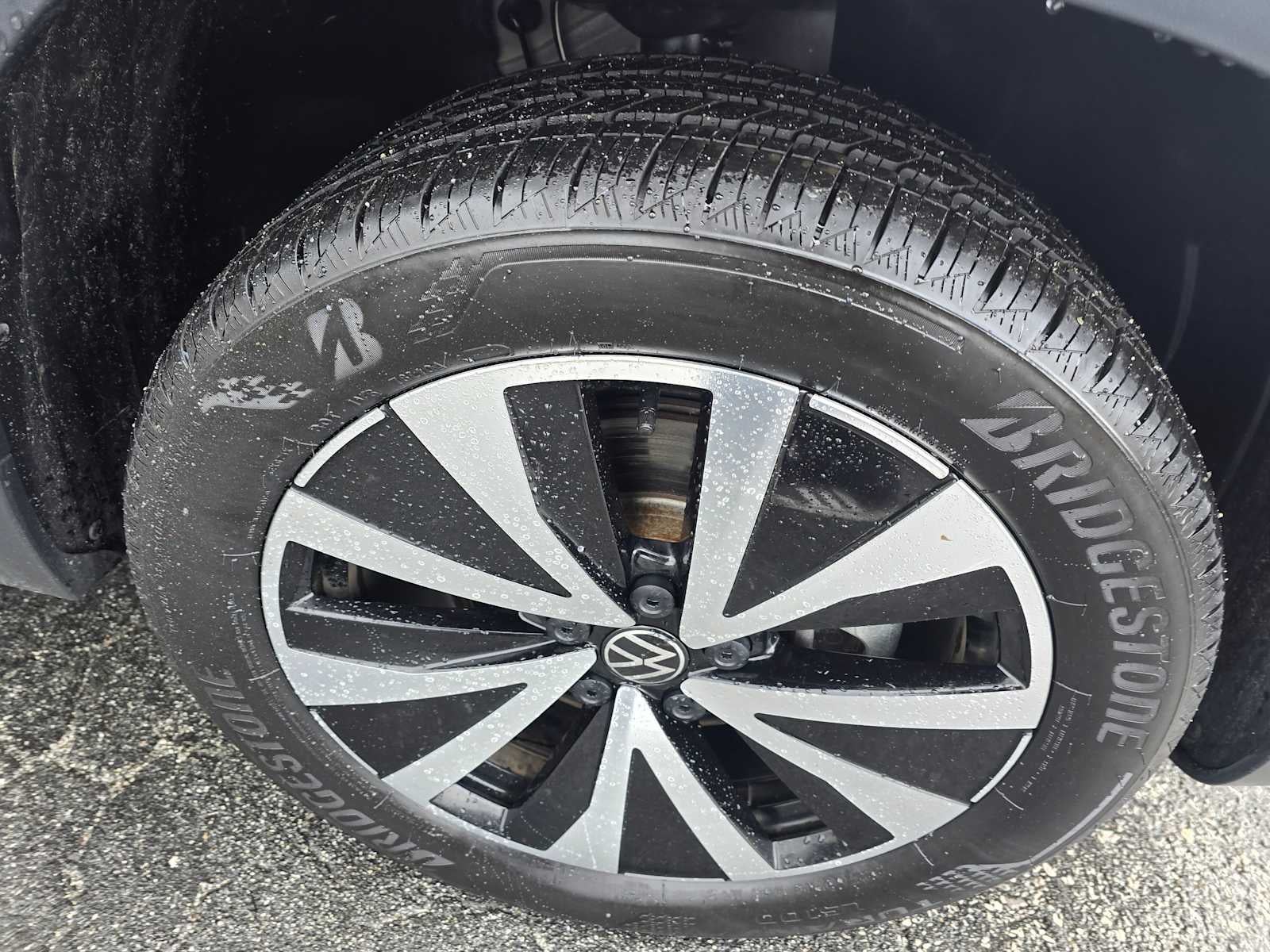 2023 Volkswagen Taos SE