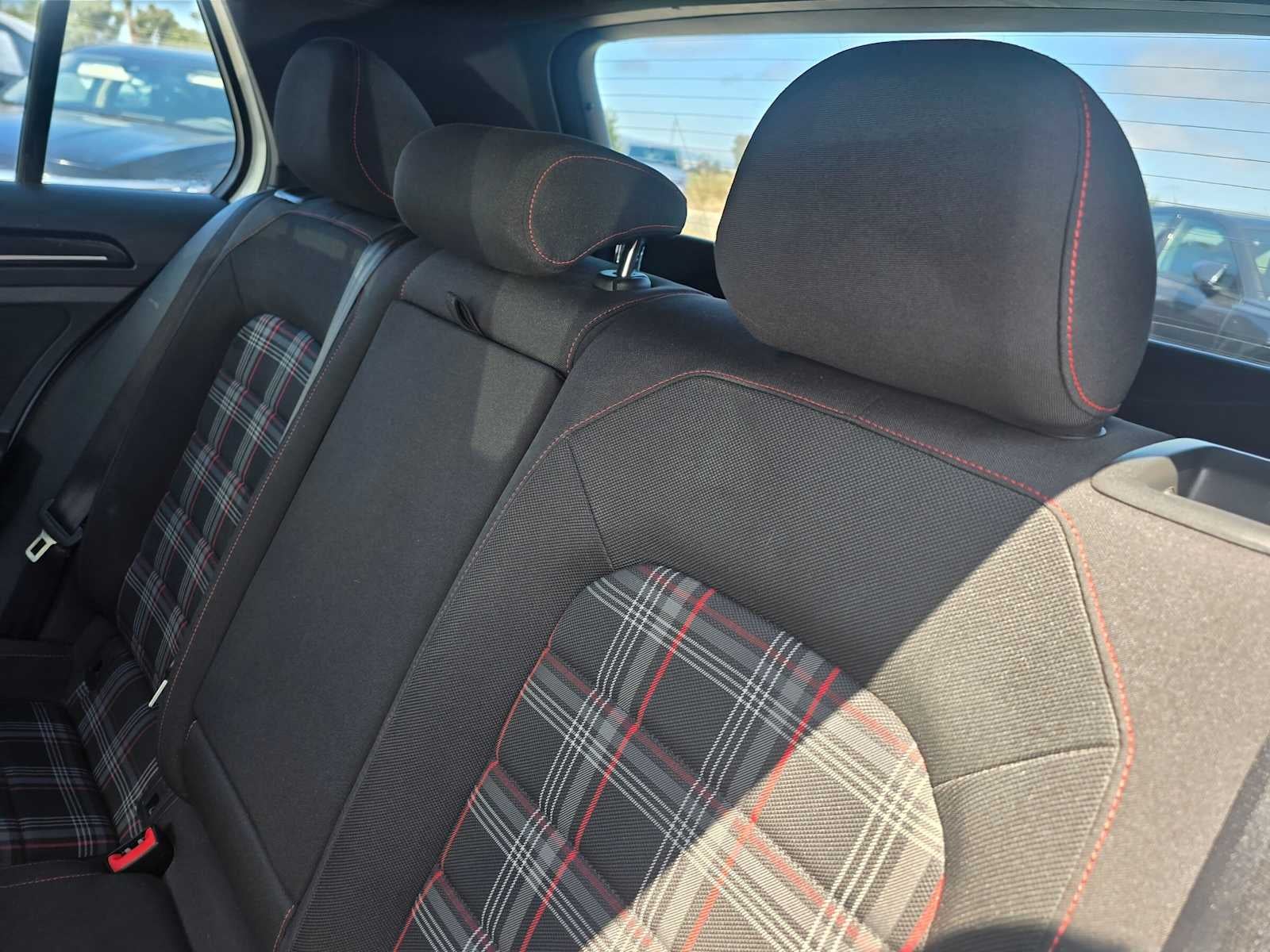 2015 Volkswagen Golf GTI SE