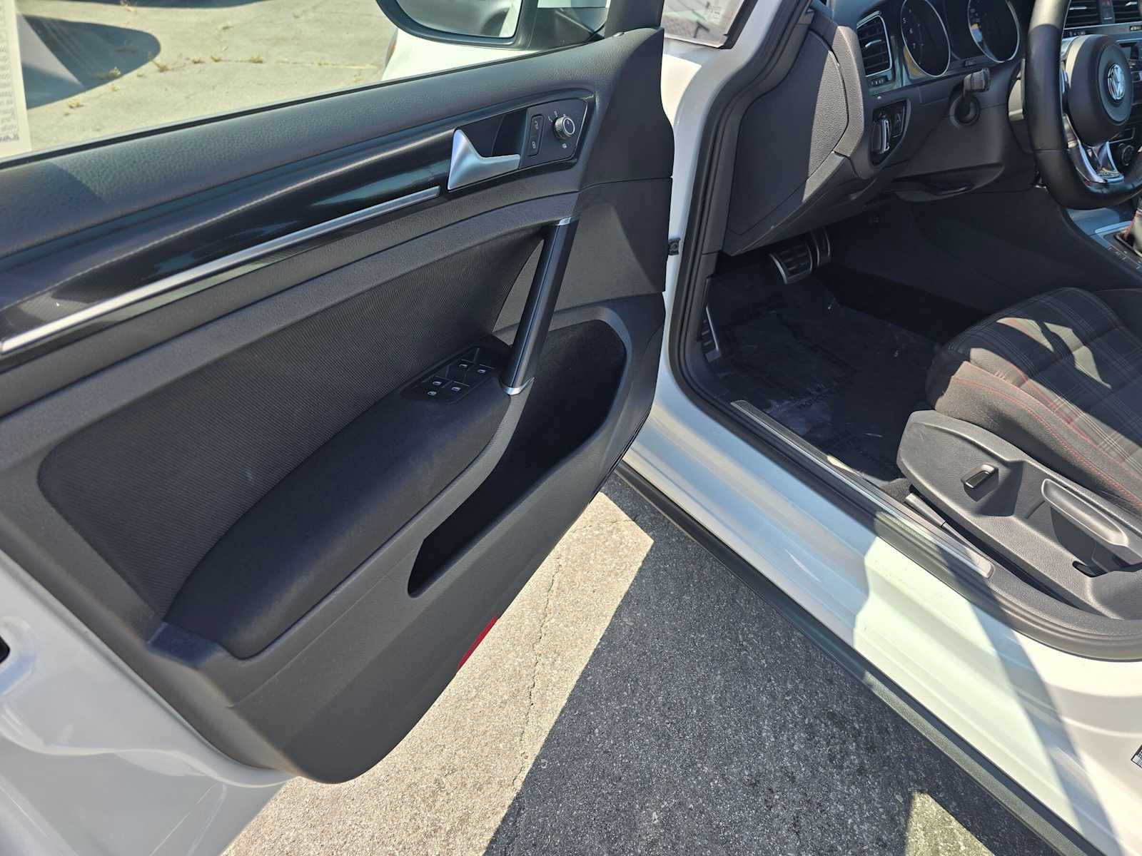 2015 Volkswagen Golf GTI SE