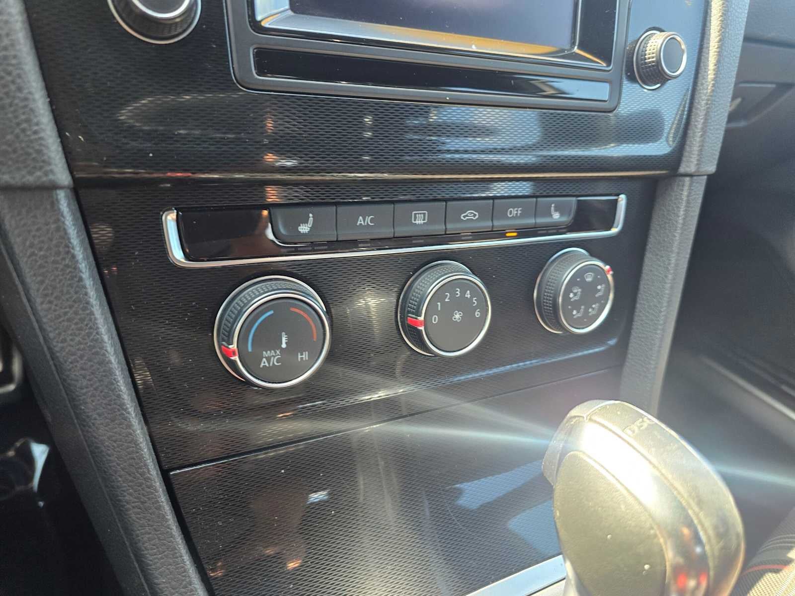 2015 Volkswagen Golf GTI SE