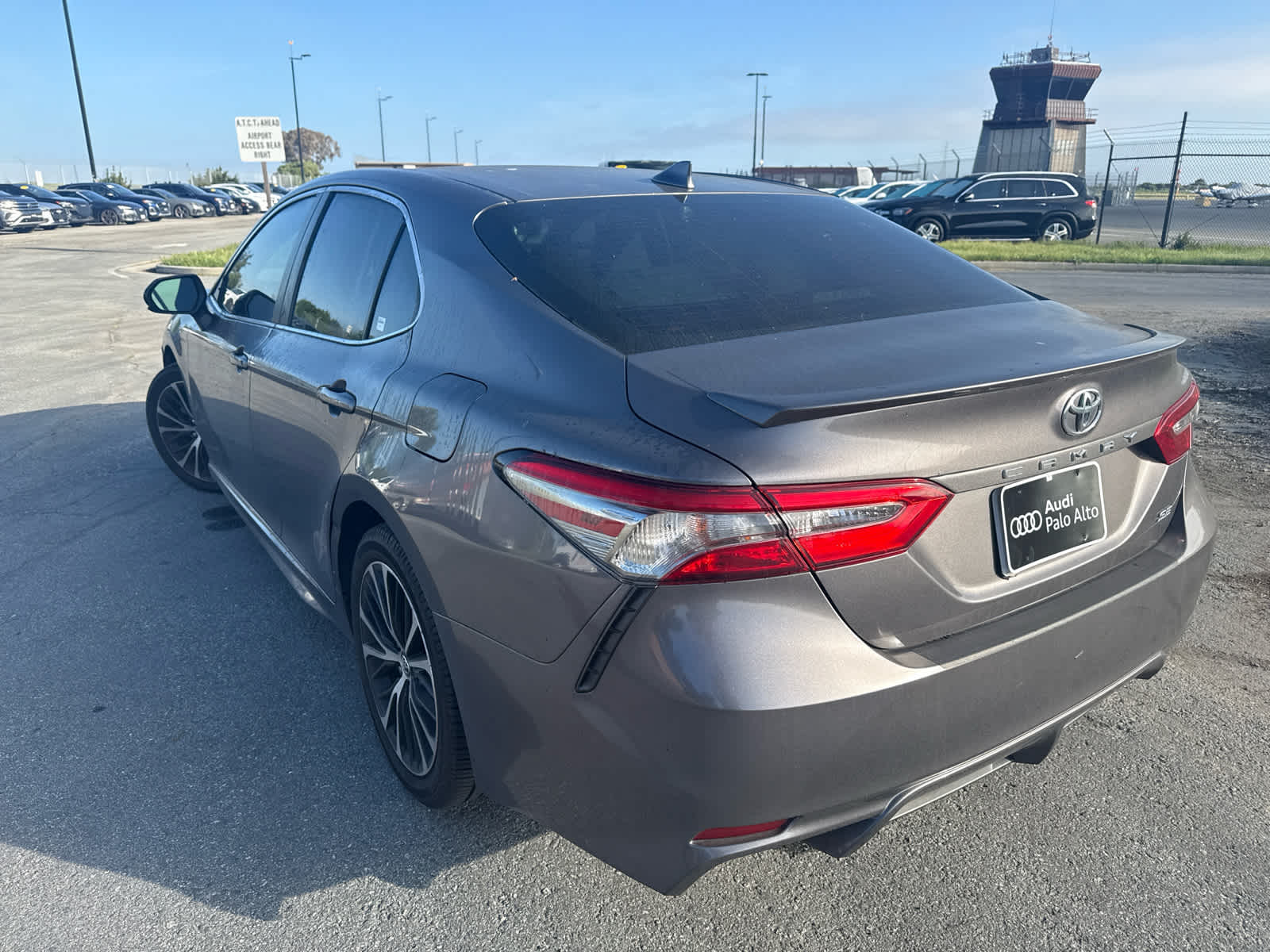 2019 Toyota Camry SE