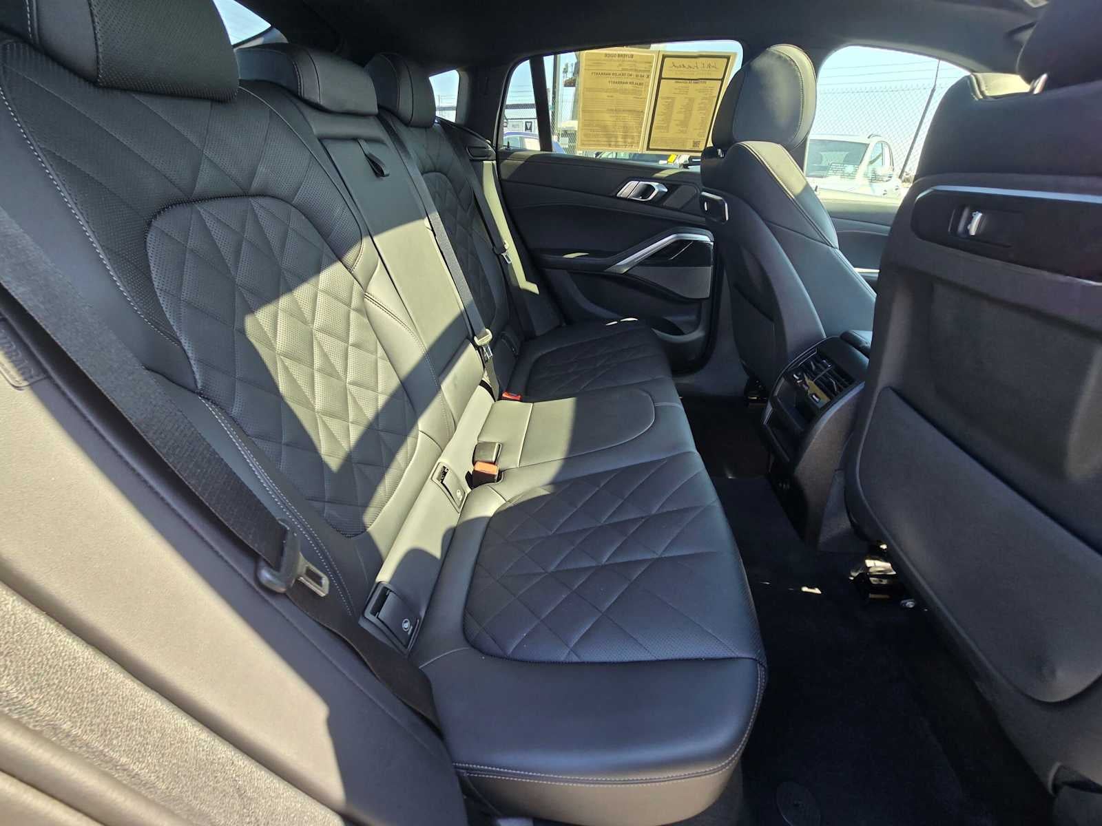 2025 BMW X6 xDrive40i xDrive40i