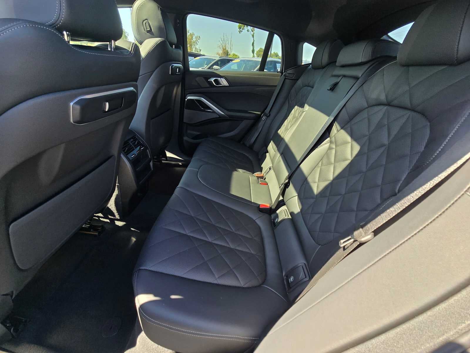2025 BMW X6 xDrive40i xDrive40i