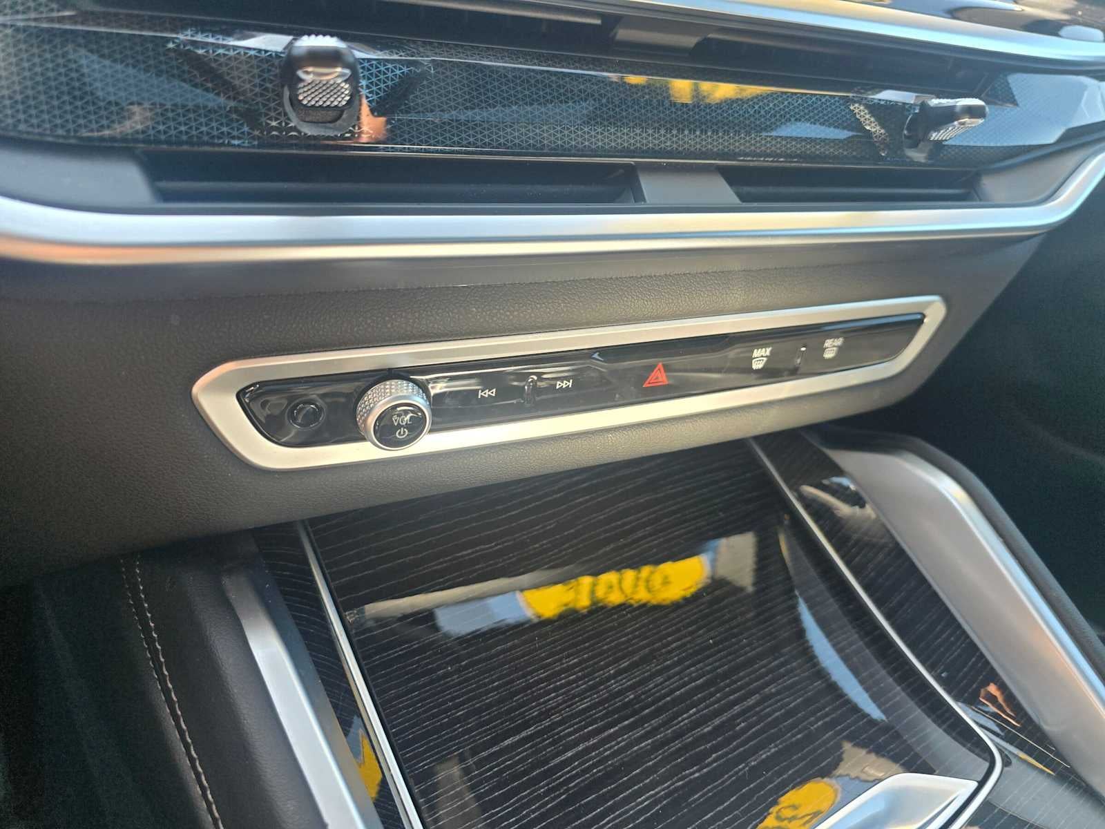 2025 BMW X6 xDrive40i xDrive40i