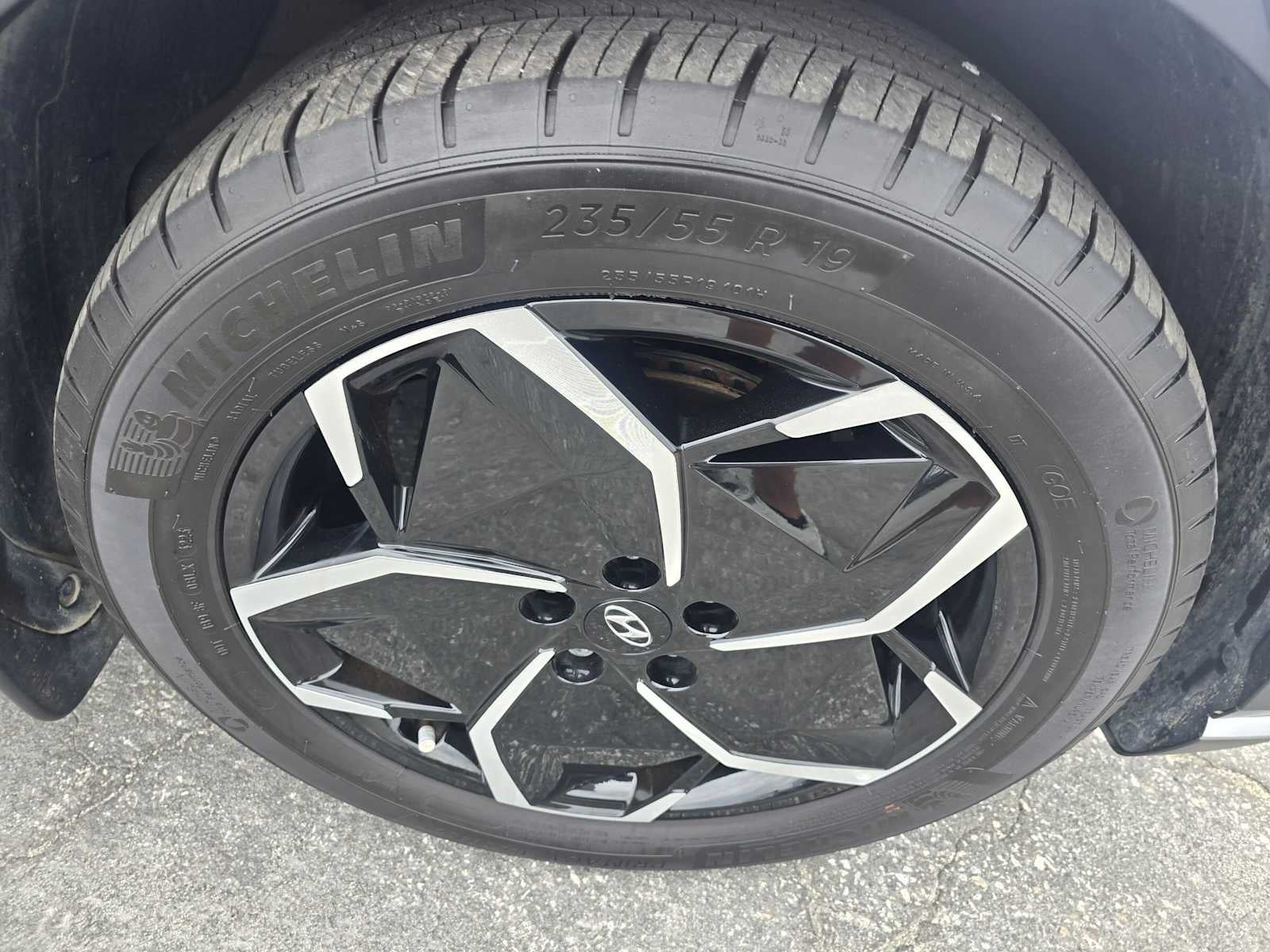 2024 Hyundai IONIQ 5 SEL