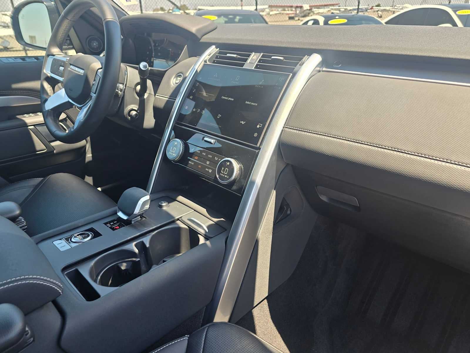 2025 Land Rover Discovery Dynamic SE