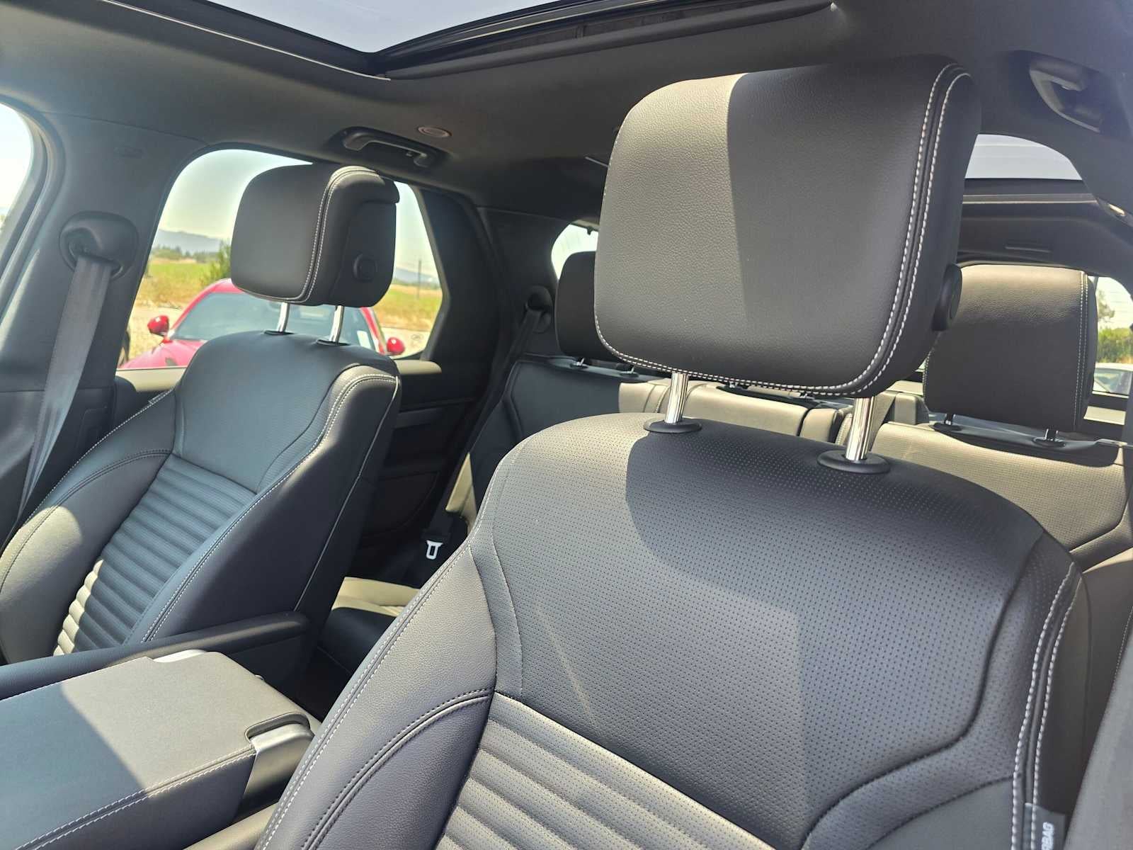 2025 Land Rover Discovery Dynamic SE