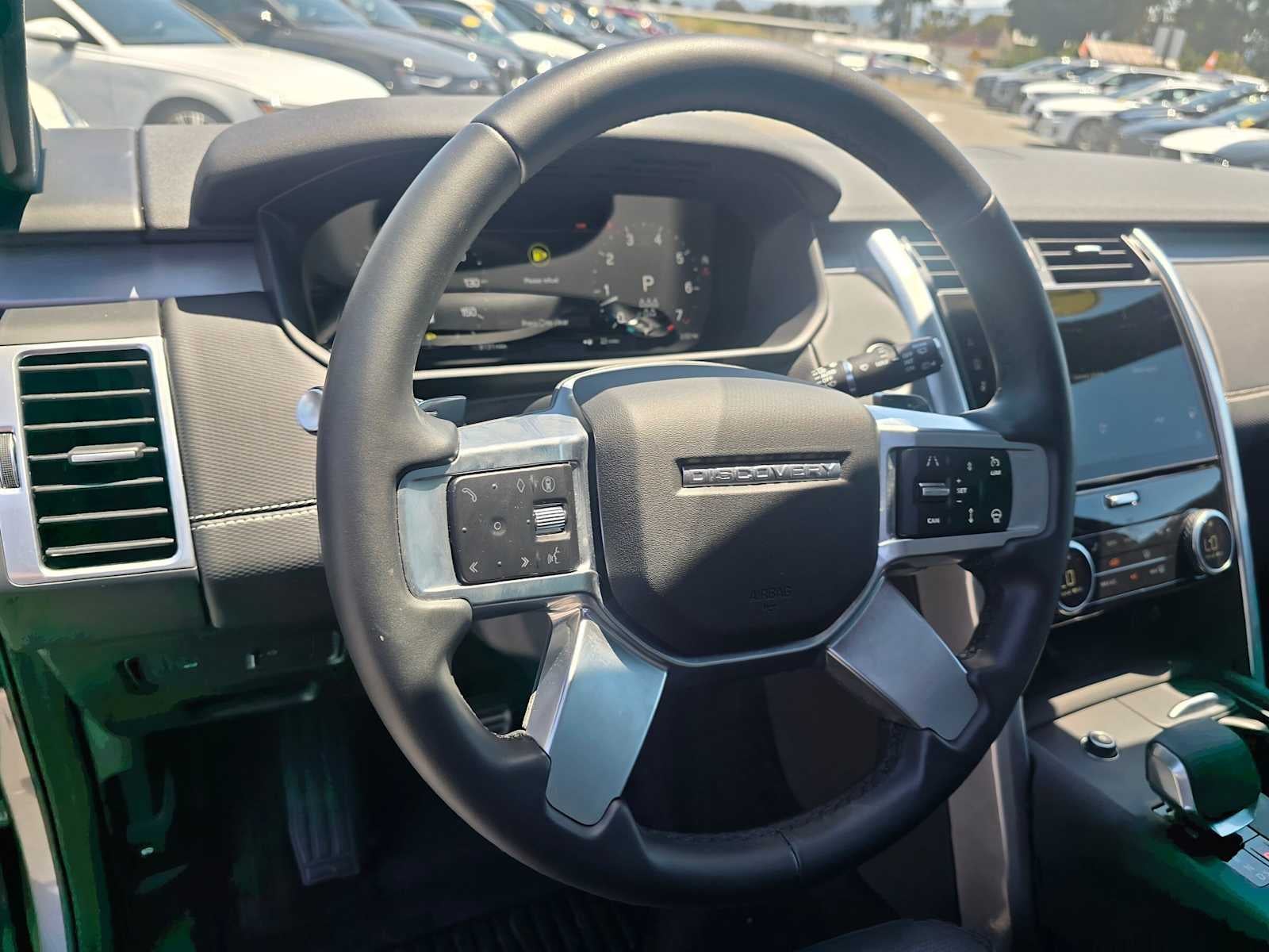 2025 Land Rover Discovery Dynamic SE